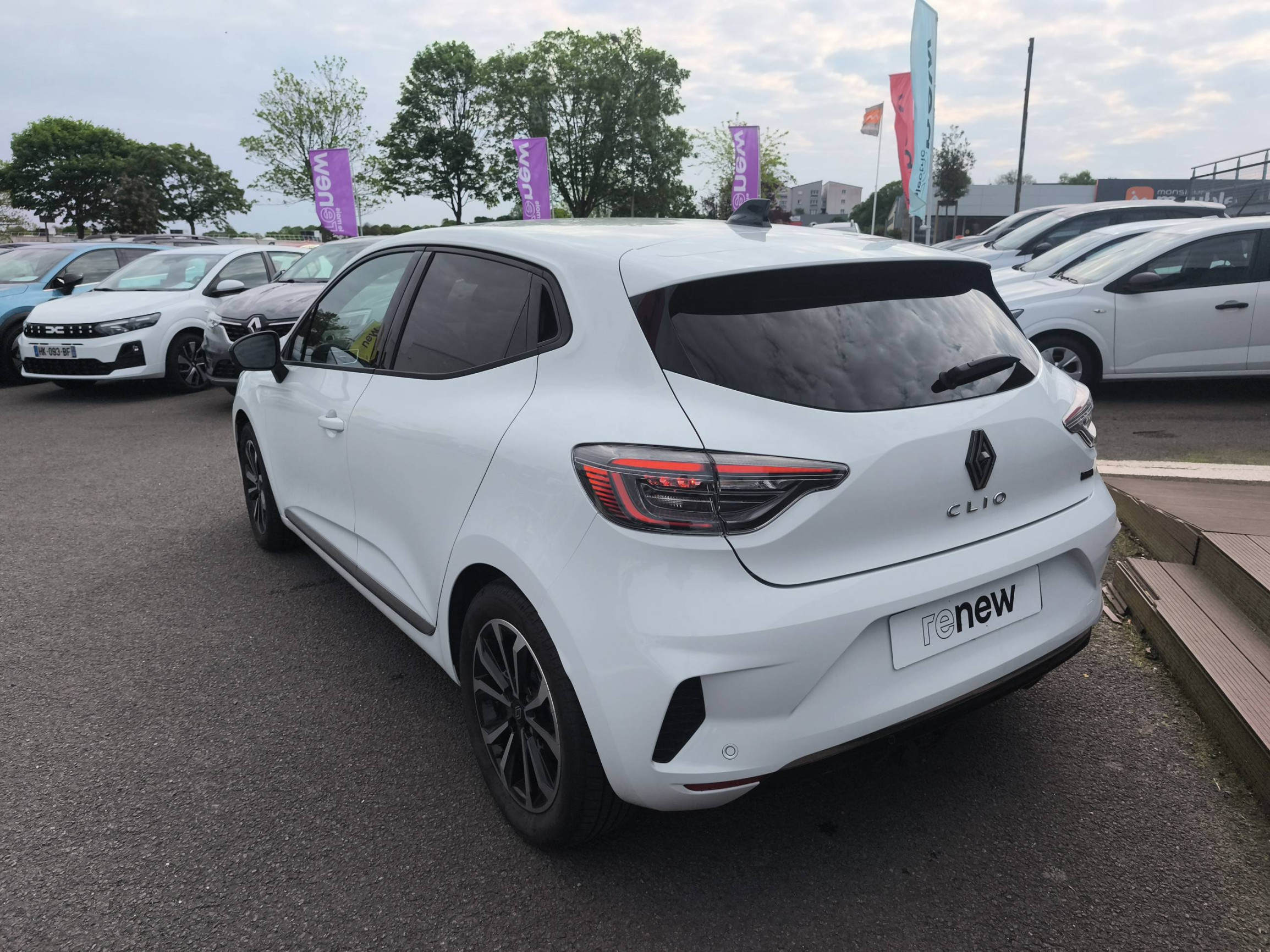Vente en ligne Renault Clio 5 Clio E-Tech full hybrid 145 ch GSR2 au prix de 21 290 €