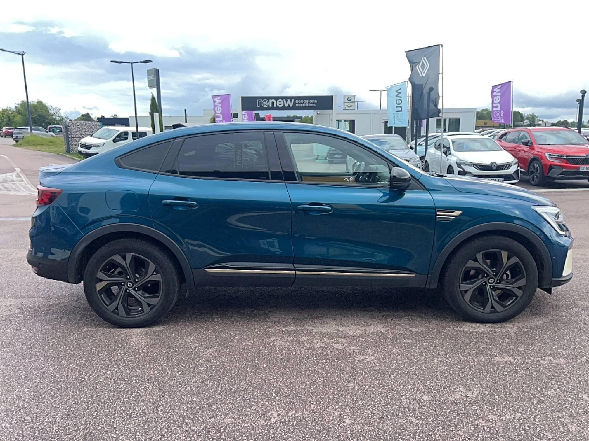 Vente en ligne Renault Arkana  E-Tech hybride 145 - 22 au prix de 22 991 €