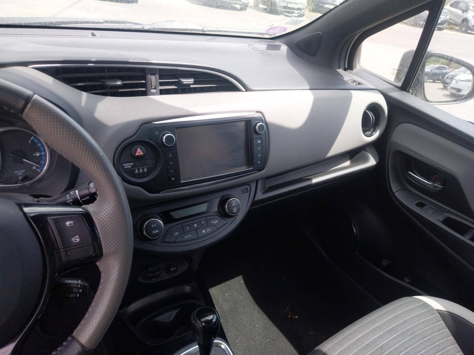 Vente en ligne Toyota Yaris Yaris Hybride 100h au prix de 14 490 €
