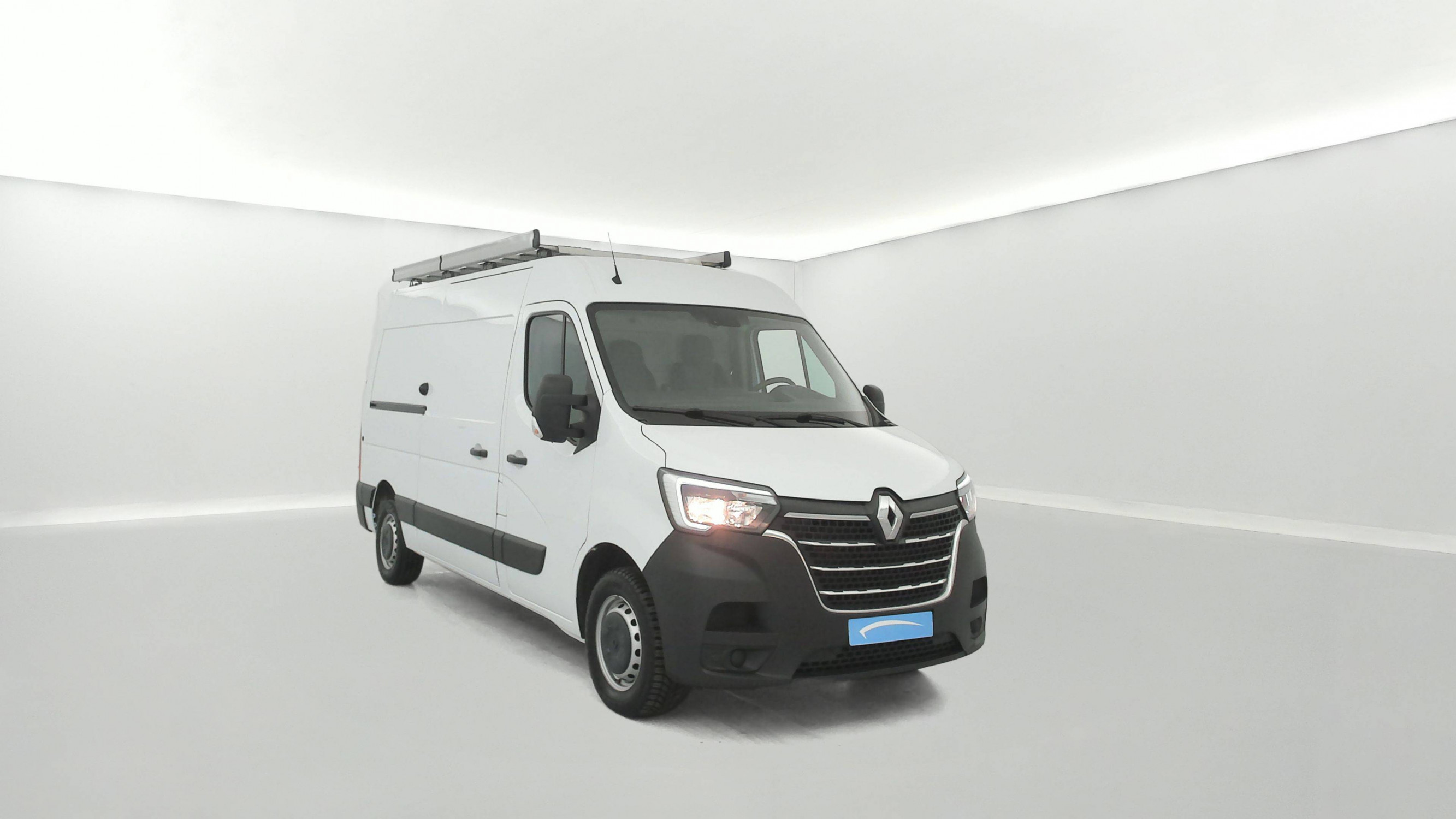 Vente en ligne Renault Master Fourgon MASTER FGN TRAC F3500 L2H2 BLUE DCI 150 au prix de 24 991 €