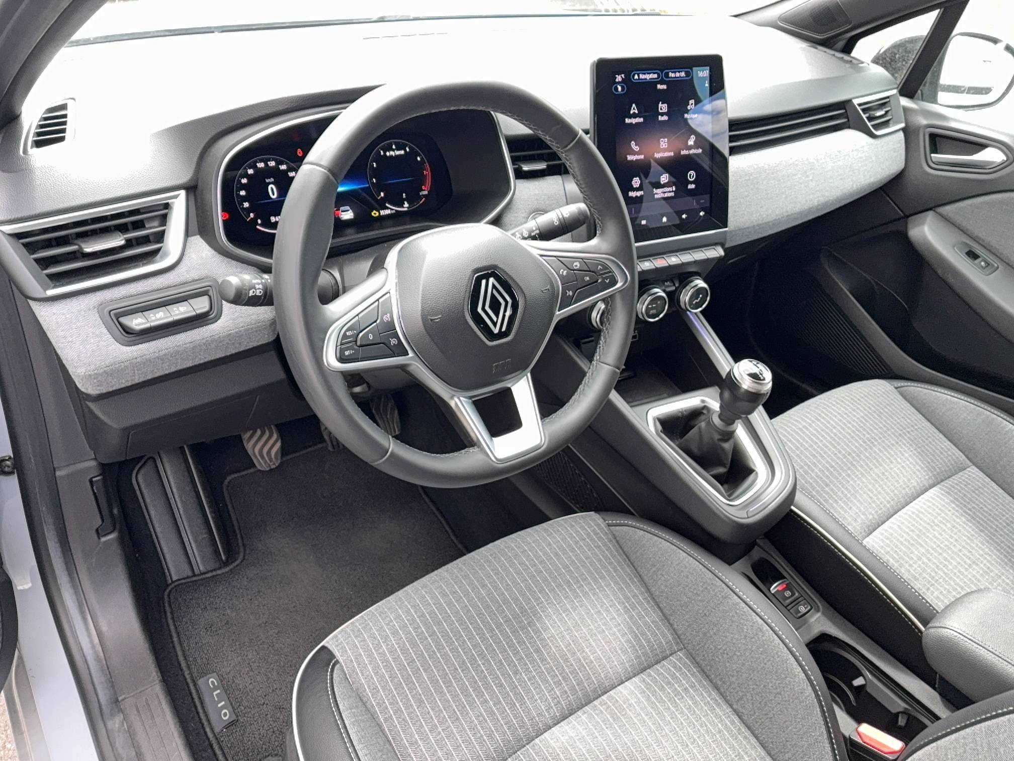 Vente en ligne Renault Clio 5 Clio TCe 90 au prix de 16 390 €