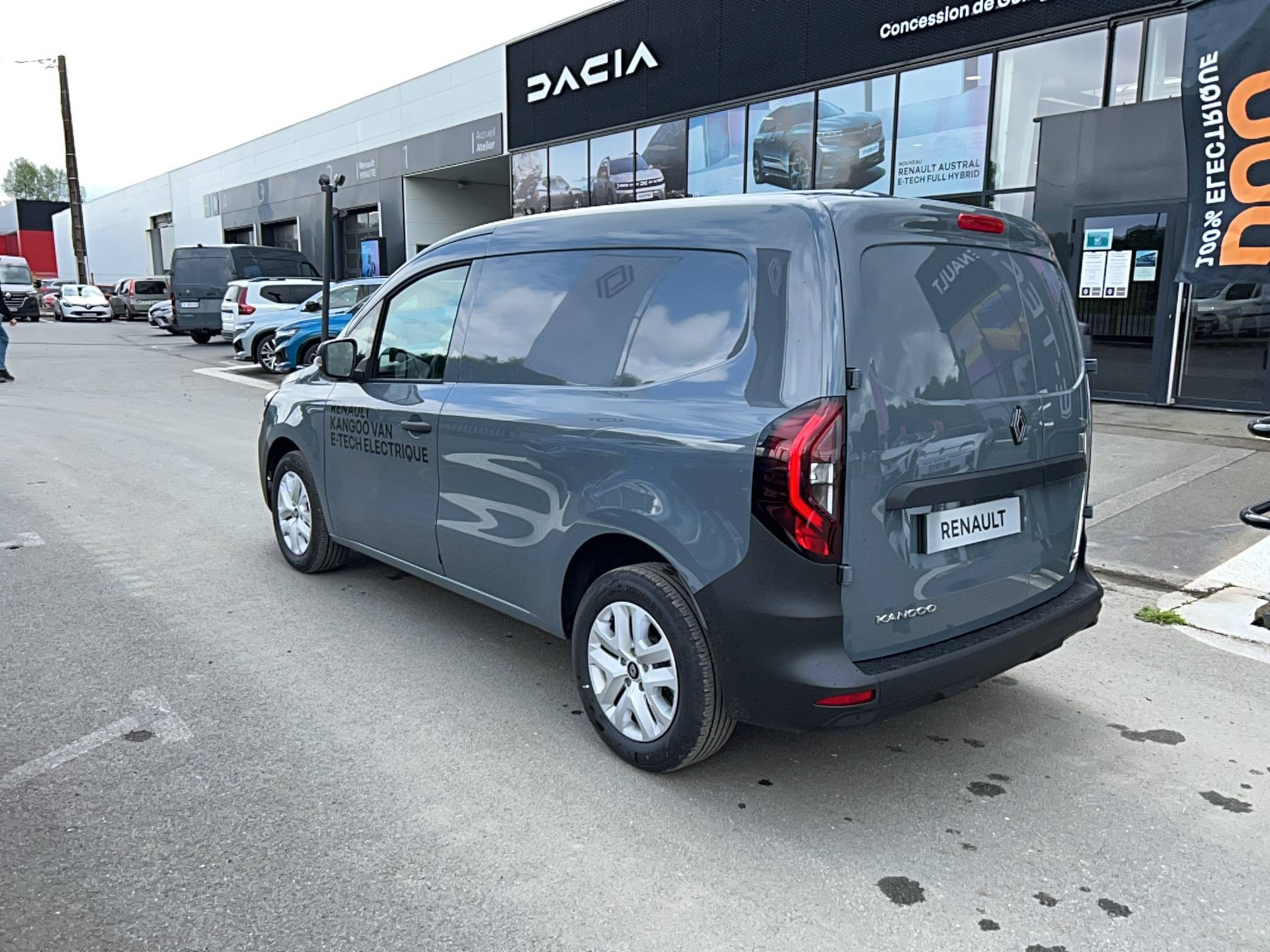 Vente en ligne Renault Kangoo Van E-Tech  FG TOLE L1 AC11 GSR2 au prix de 33 990 €