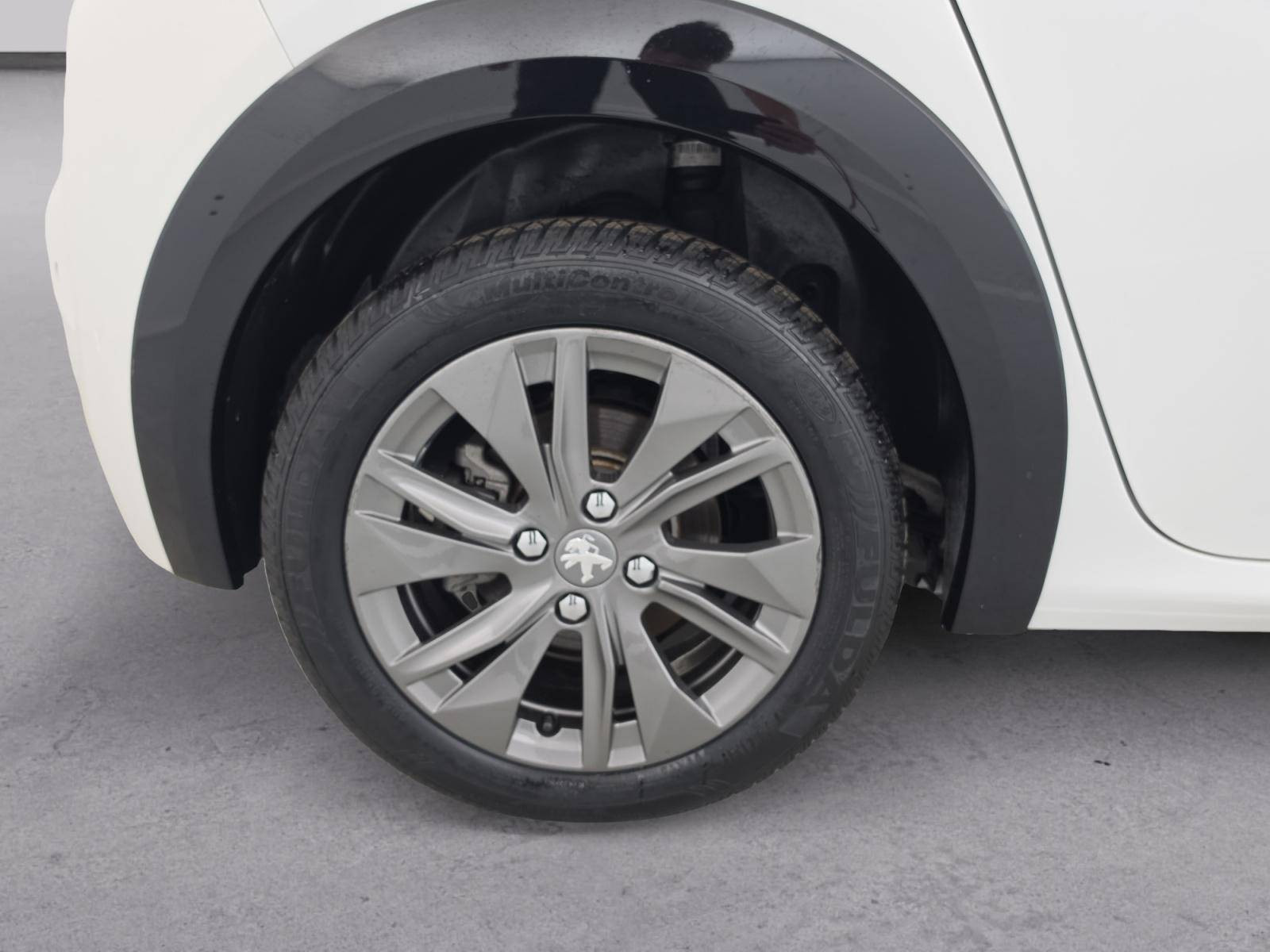 Vente en ligne Peugeot E-208  50 kWh 136ch au prix de 17 890 €