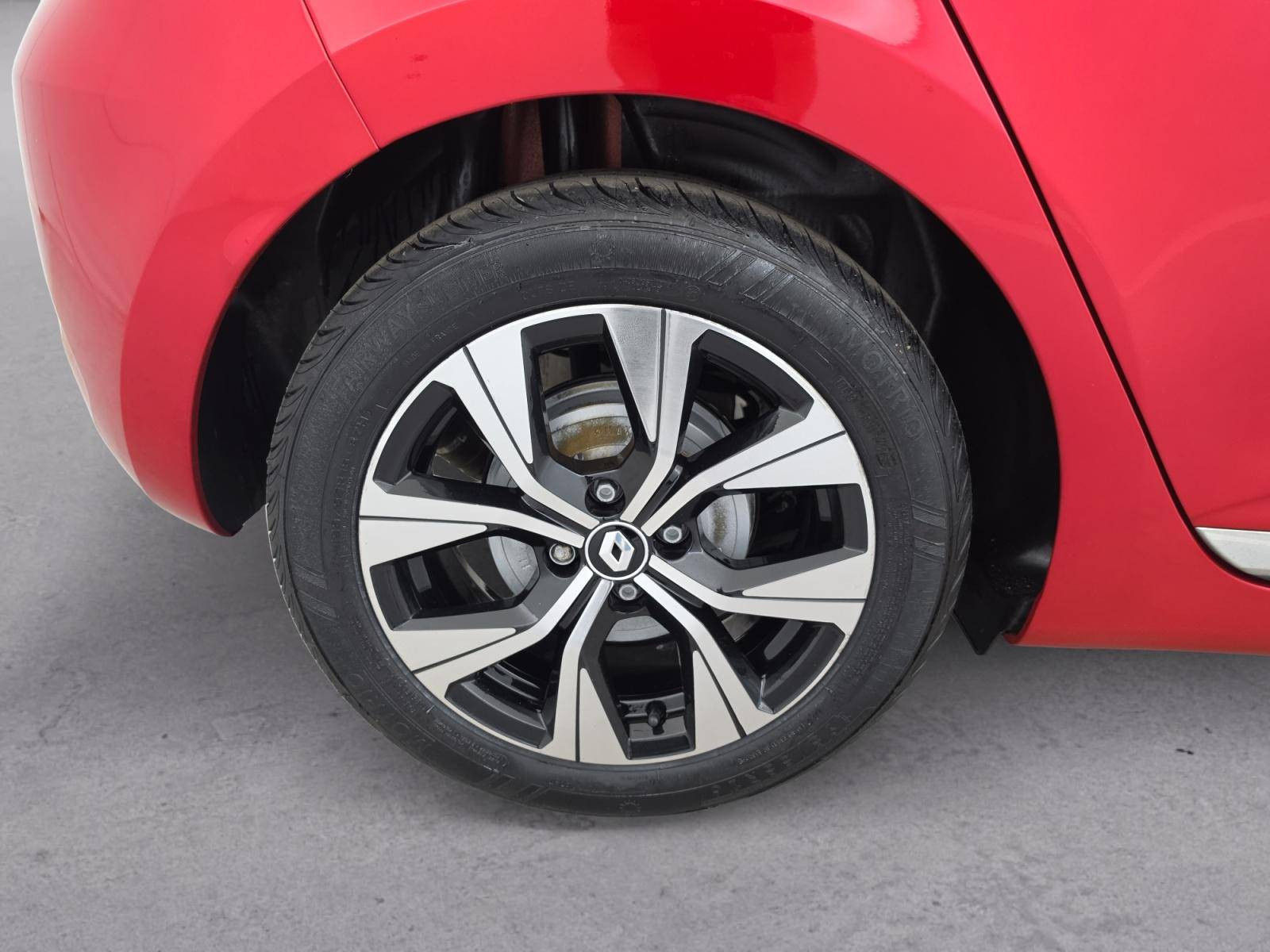 Vente en ligne Renault Clio 5 Clio E-Tech full hybrid 145 au prix de 17 990 €