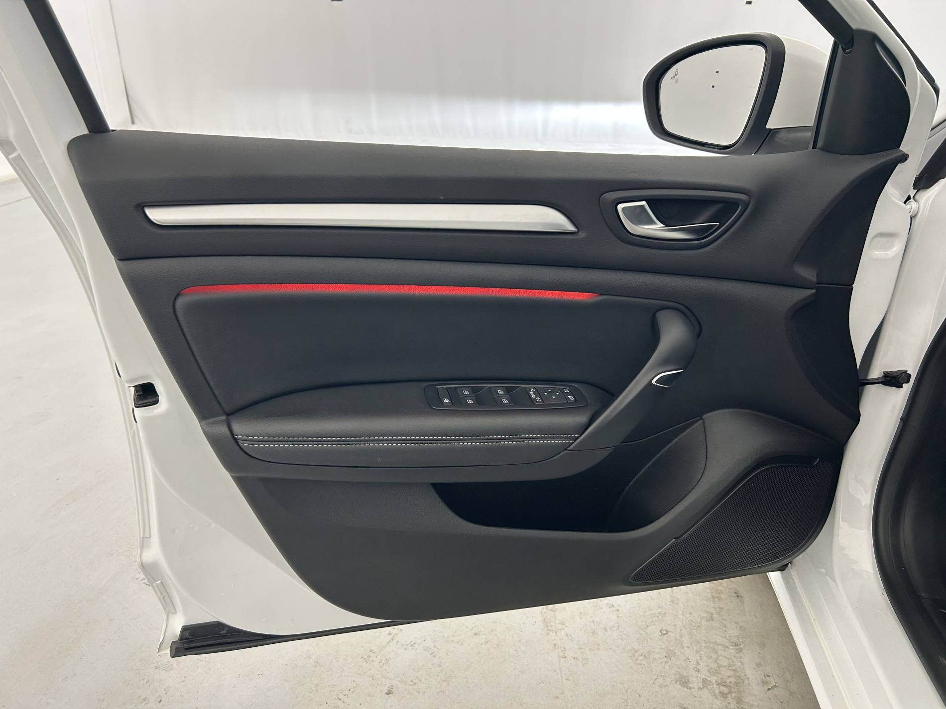 Vente en ligne Renault Megane 4  TCe 140 EDC au prix de 20 697 €