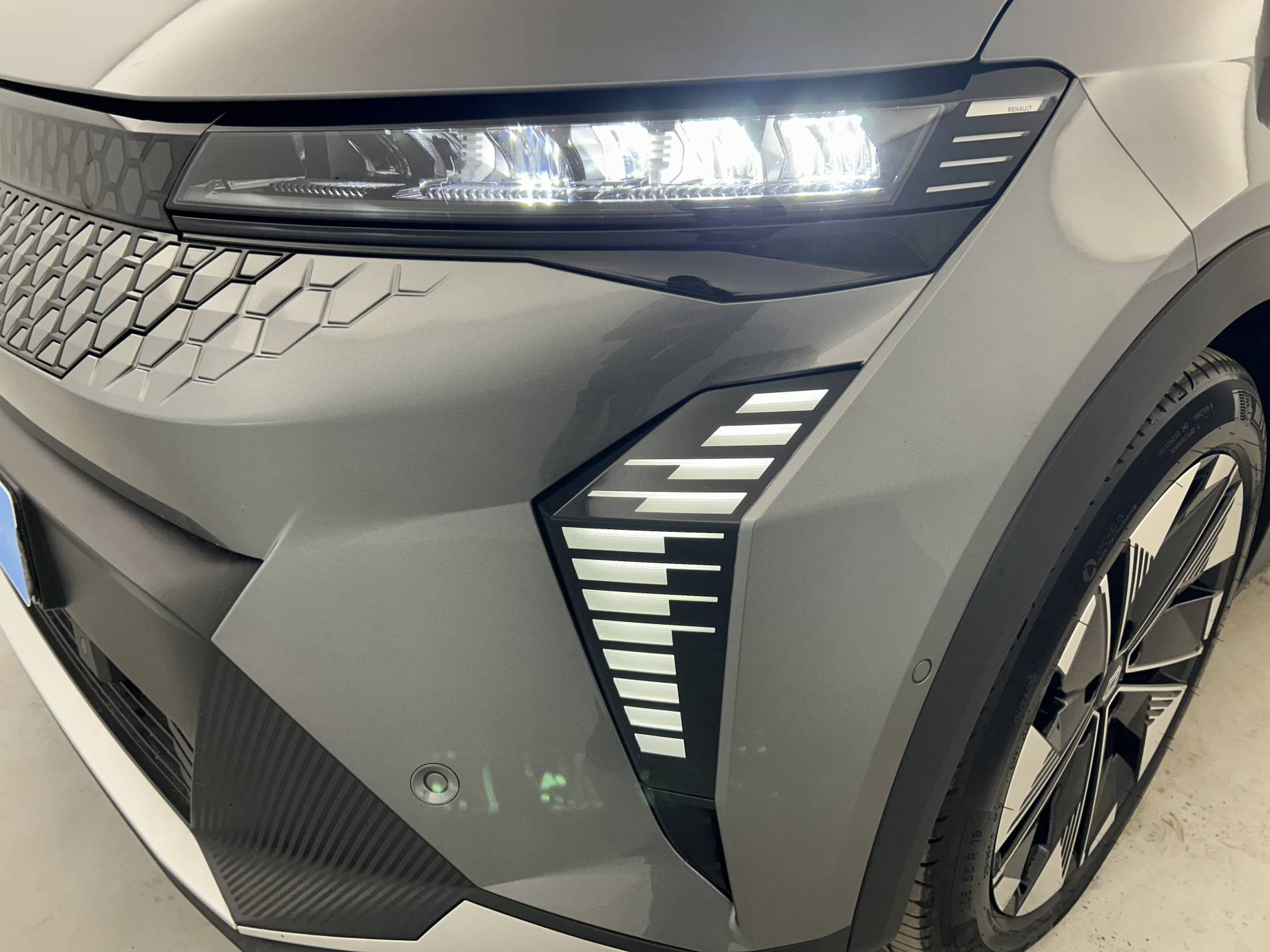 Vente en ligne Renault Scenic E-Tech  220 ch grande autonomie au prix de 37 990 €