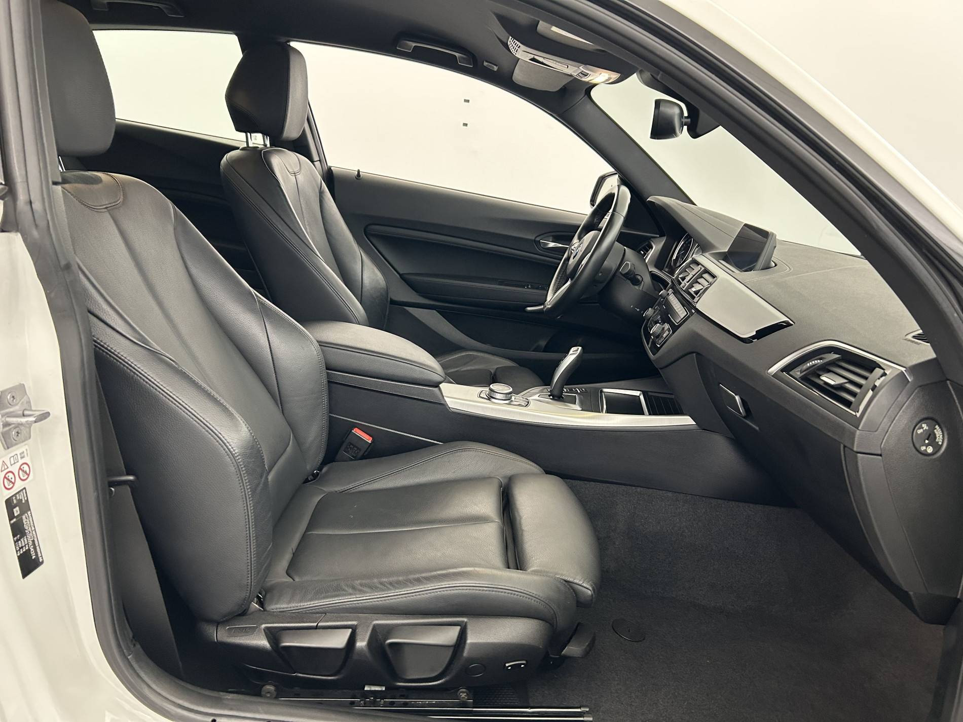 Vente en ligne Bmw Série 1 116d 116 ch BVA8 au prix de 18 990 €