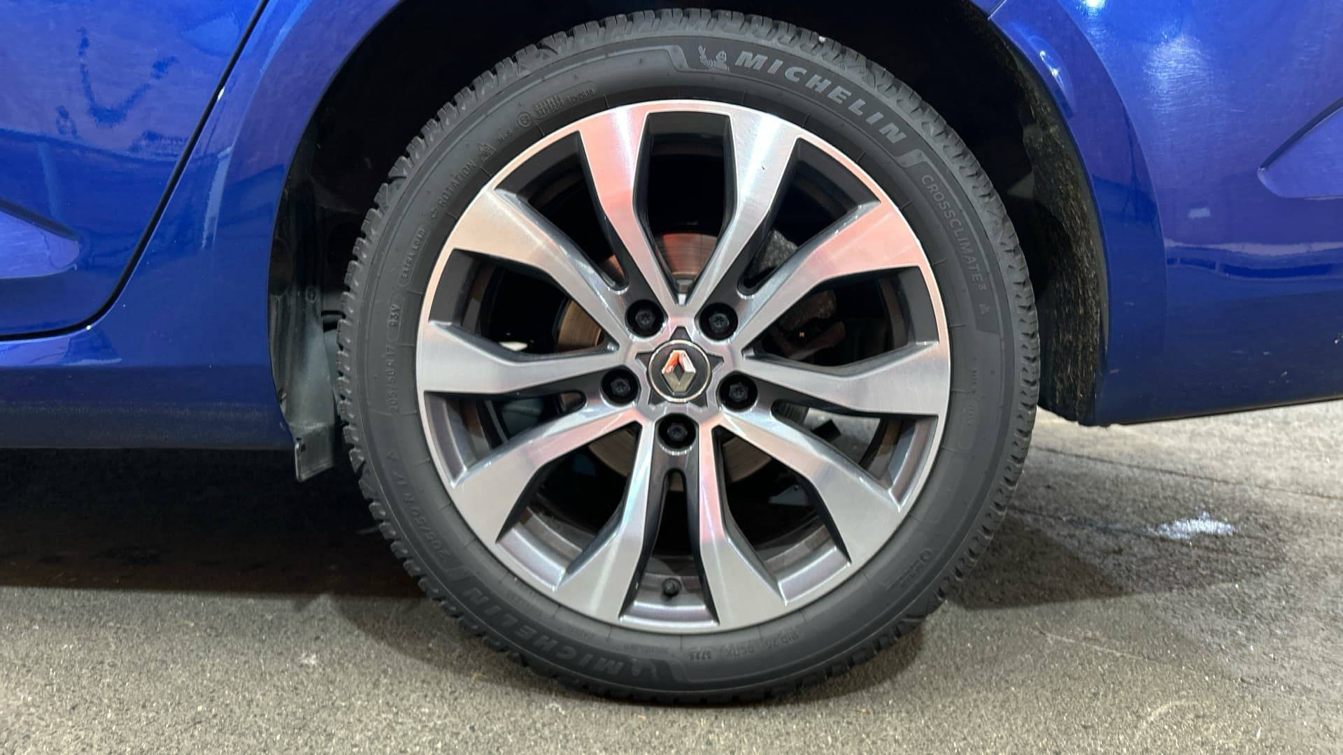 Vente en ligne Renault Megane 4 Estate  TCe 140 EDC au prix de 18 490 €