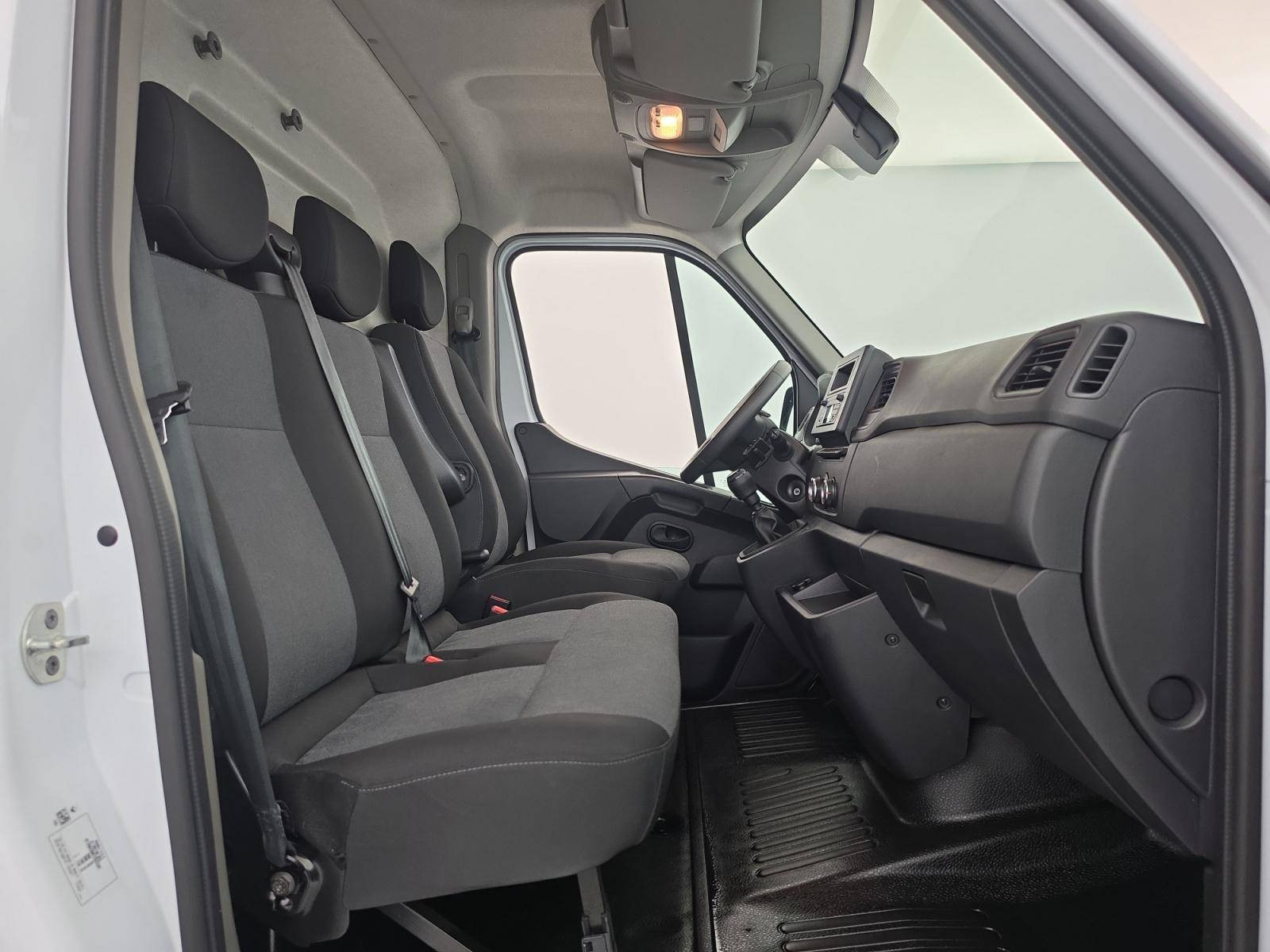 Vente en ligne Renault Master Fourgon MASTER FGN TRAC F3500 L2H2 BLUE DCI 135 au prix de 24 890 €