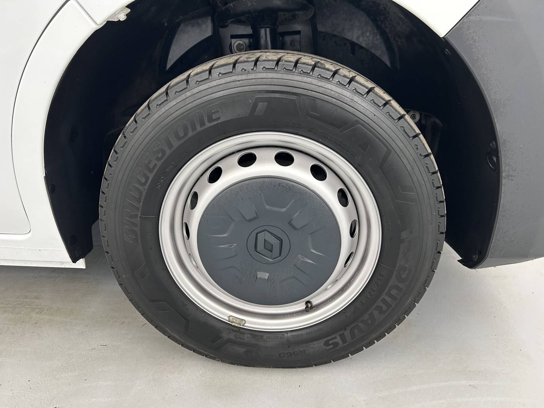 Vente en ligne Renault Master Fourgon MASTER FGN TRAC F3500 L3H3 BLUE DCI 135 au prix de 28 990 €