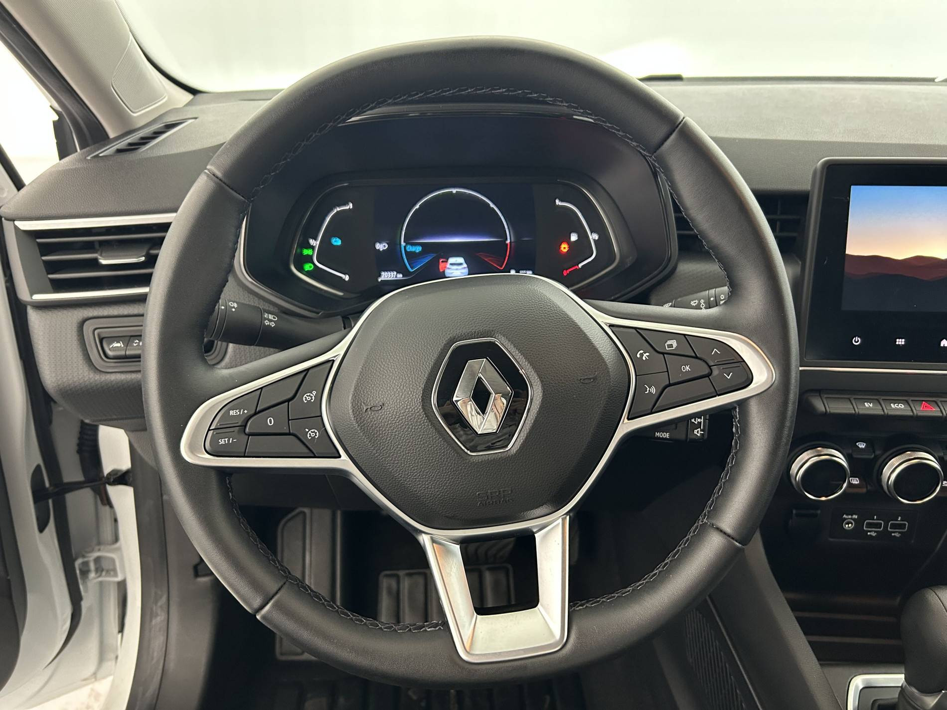 Vente en ligne Renault Clio 5 Clio E-Tech 140 - 21N au prix de 16 590 €