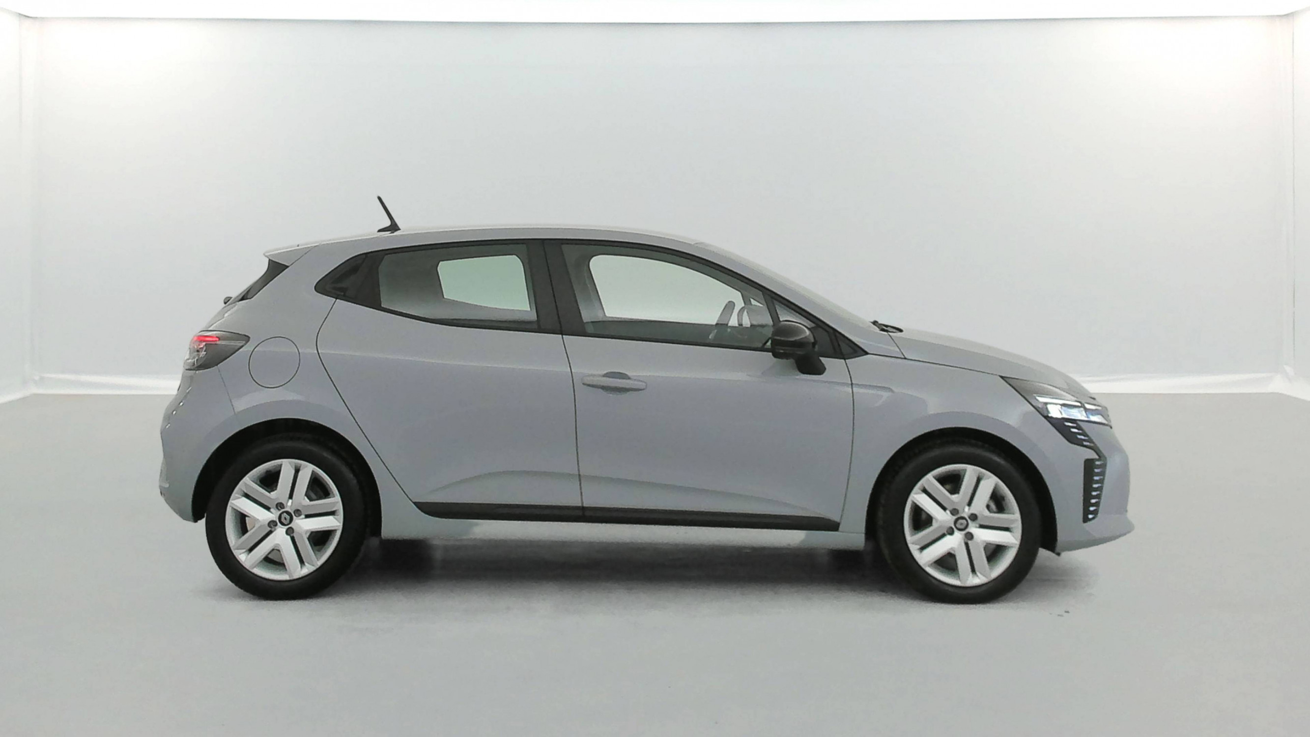 Vente en ligne Renault Clio 5 Clio Blue dCi 100 ch GSR2 au prix de 18 990 €