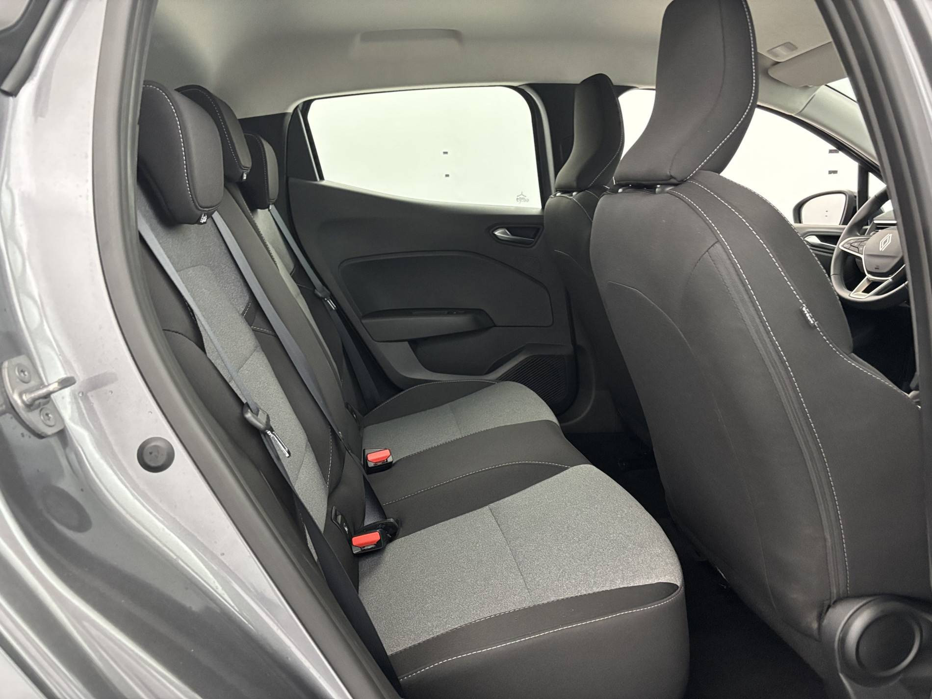 Vente en ligne Renault Clio 5 Clio Blue dCi 100 ch GSR2 au prix de 18 191 €