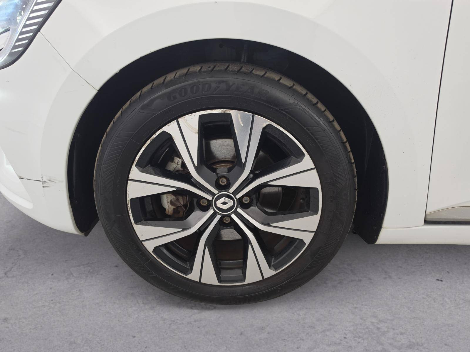 Vente en ligne Renault Clio 5 Clio E-Tech full hybrid 145 au prix de 15 890 €