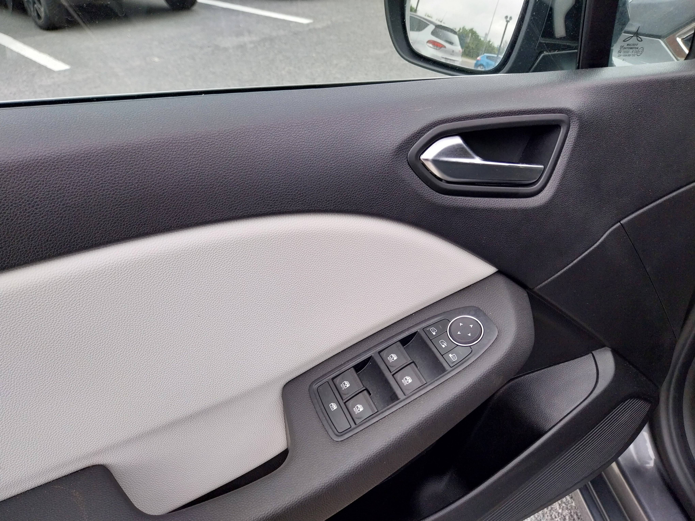 Vente en ligne Renault Clio 5 Clio E-Tech full hybrid 145 au prix de 19 000 €
