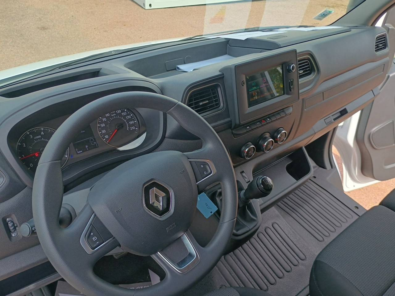 Vente en ligne Renault Master Fourgon MASTER FGN TRAC F3500 L2H2 BLUE DCI 135 au prix de 23 990 €