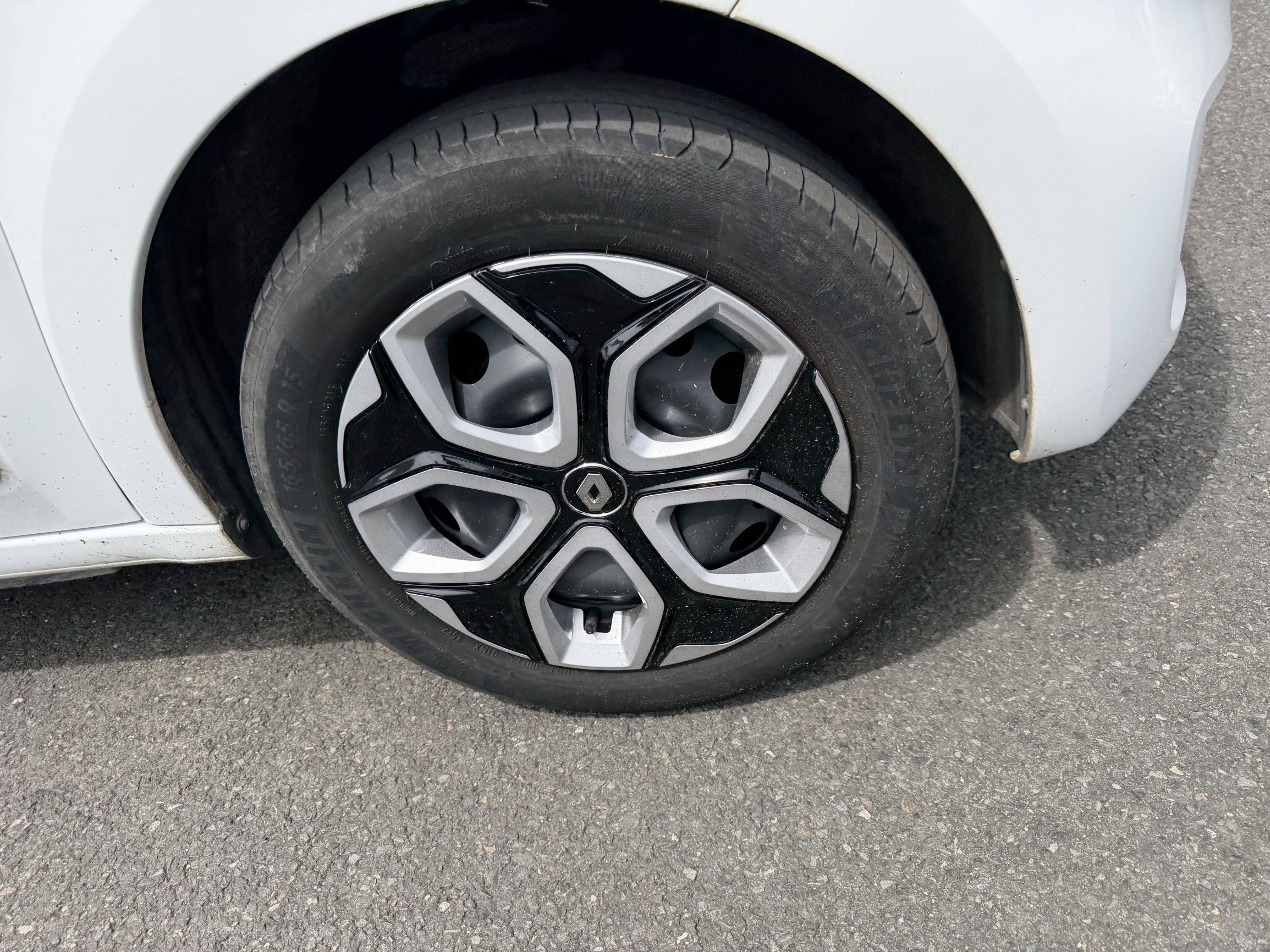 Vente en ligne Renault Twingo Electrique Twingo III E-Tech au prix de 12 490 €