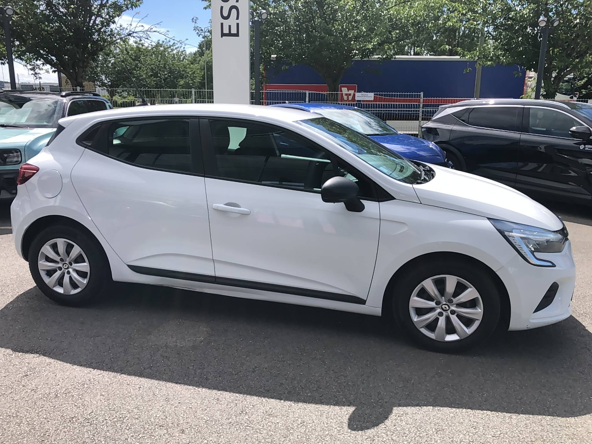 Vente en ligne Renault Clio 5 CLIO SOCIETE BLUE DCI 85 au prix de 10 490 €