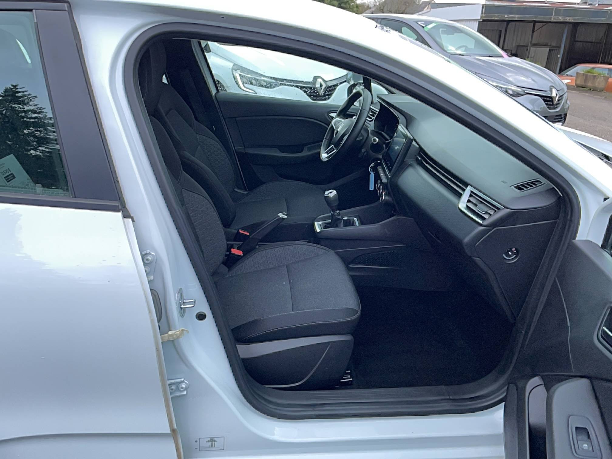 Vente en ligne Renault Clio 5 Clio TCe 90 - 21 au prix de 12 590 €