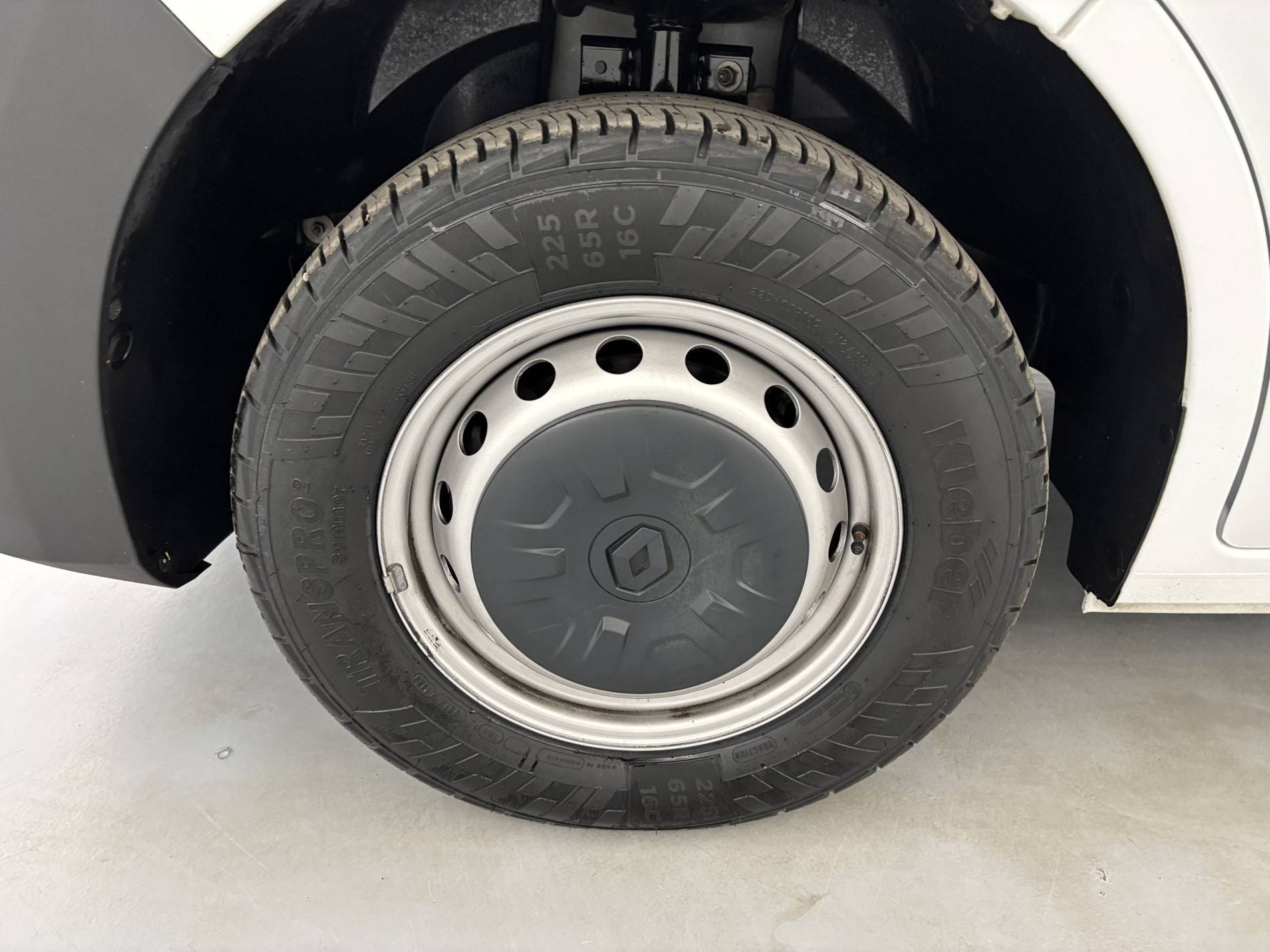Vente en ligne Renault Master Fourgon MASTER FGN TRAC F3500 L3H3 BLUE DCI 135 au prix de 24 990 €