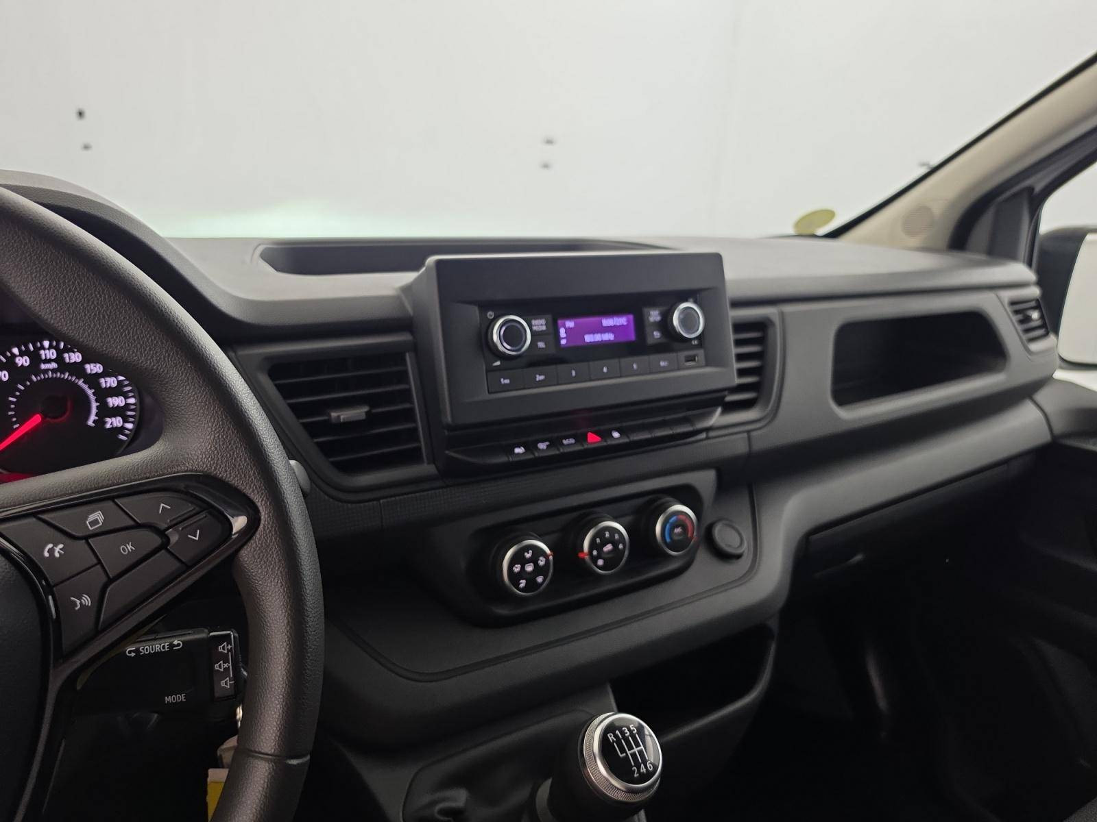 Vente en ligne Renault Trafic 3 Fourgon TRAFIC FG BLUE DCI 130 L1H1 3T GSR2 au prix de 22 990 €