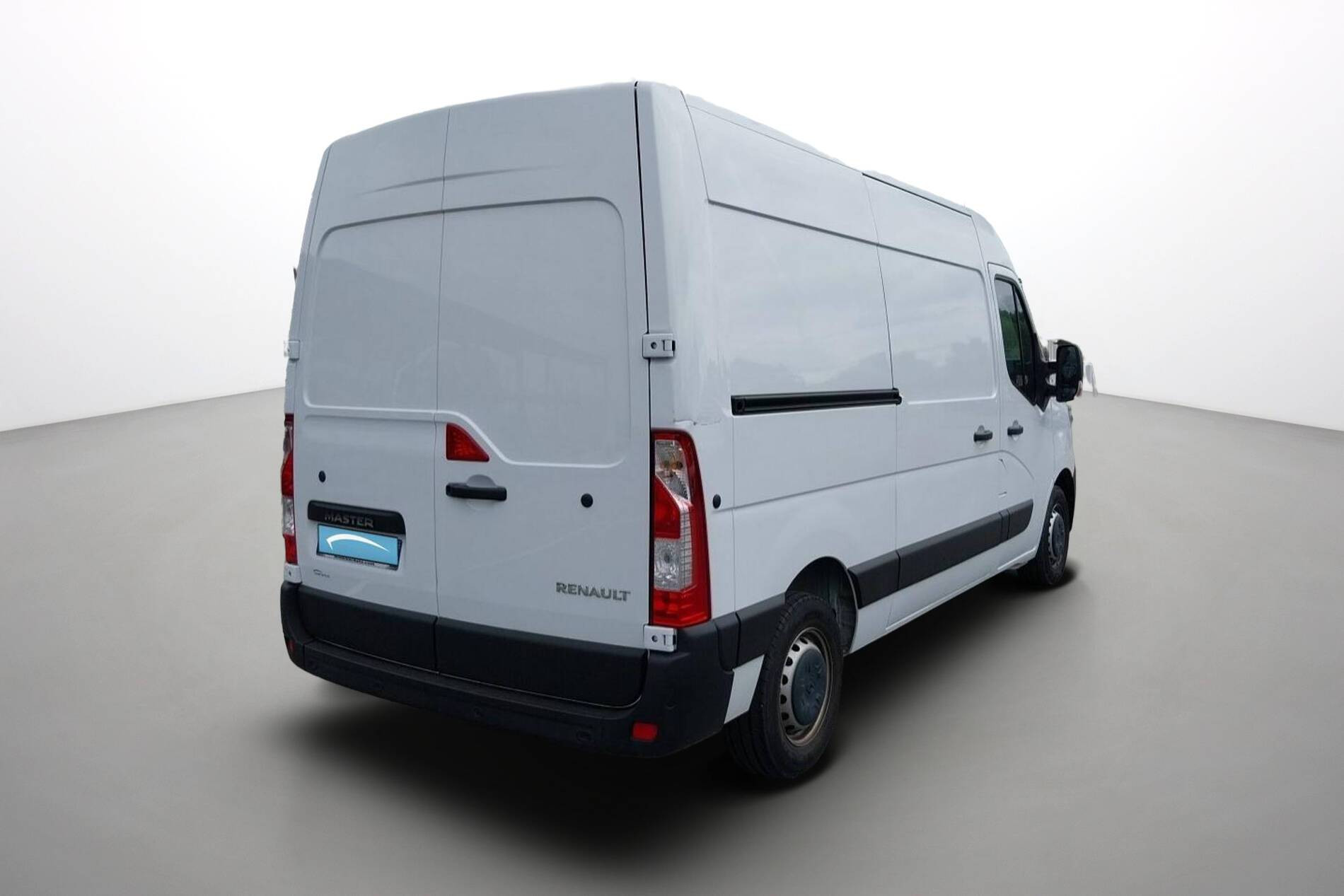 Vente en ligne Renault Master Fourgon MASTER FGN TRAC F3500 L2H2 BLUE DCI 135 au prix de 25 900 €
