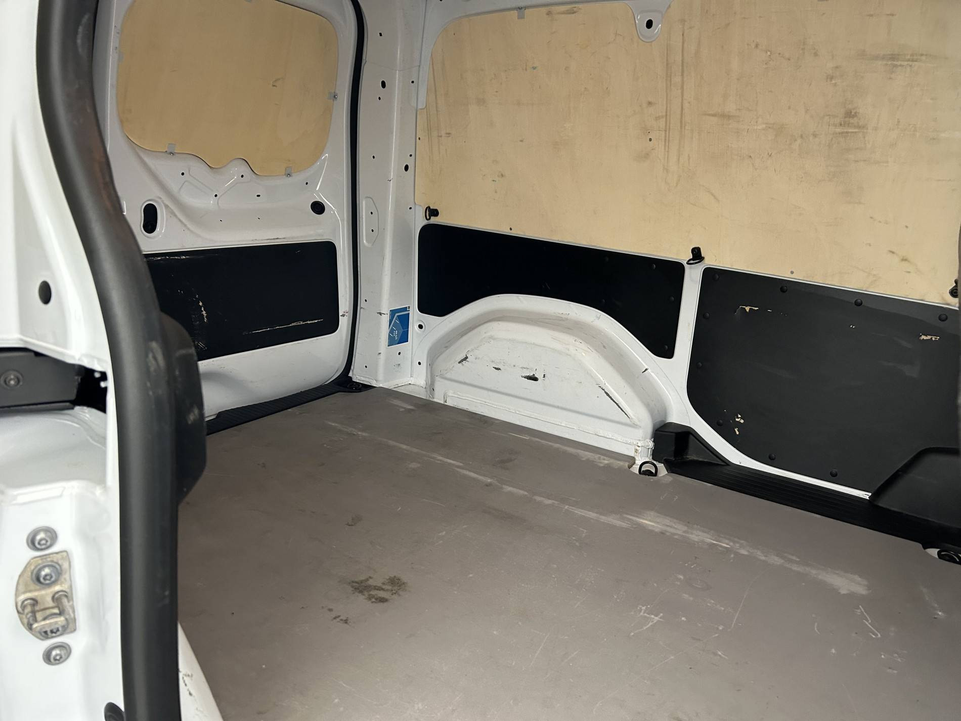 Vente en ligne Renault Kangoo Van  BLUE DCI 95 au prix de 16 990 €