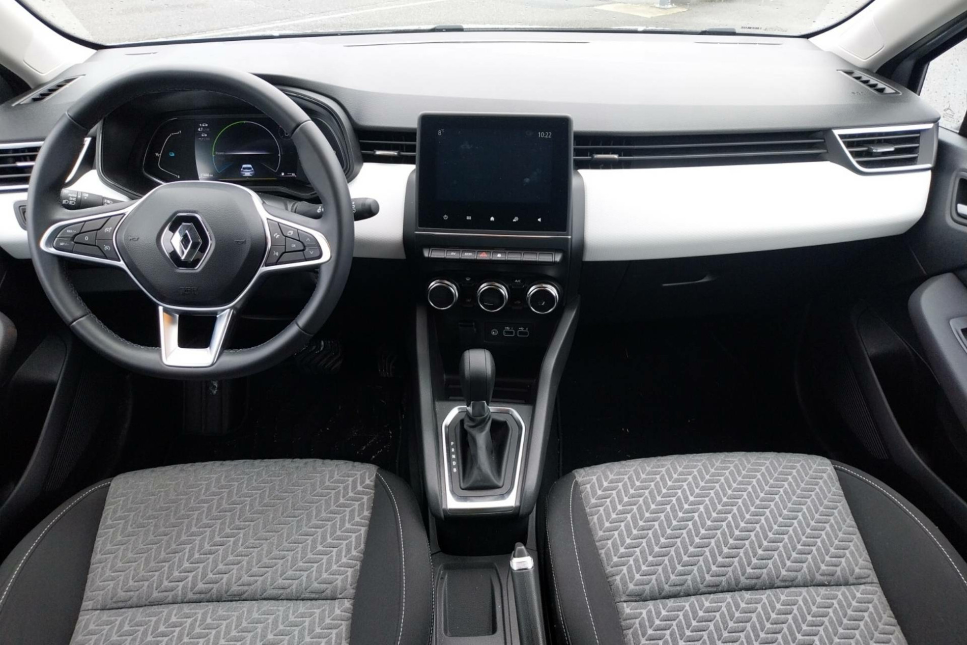 Vente en ligne Renault Clio 5 Clio E-Tech full hybrid 145 au prix de 17 490 €