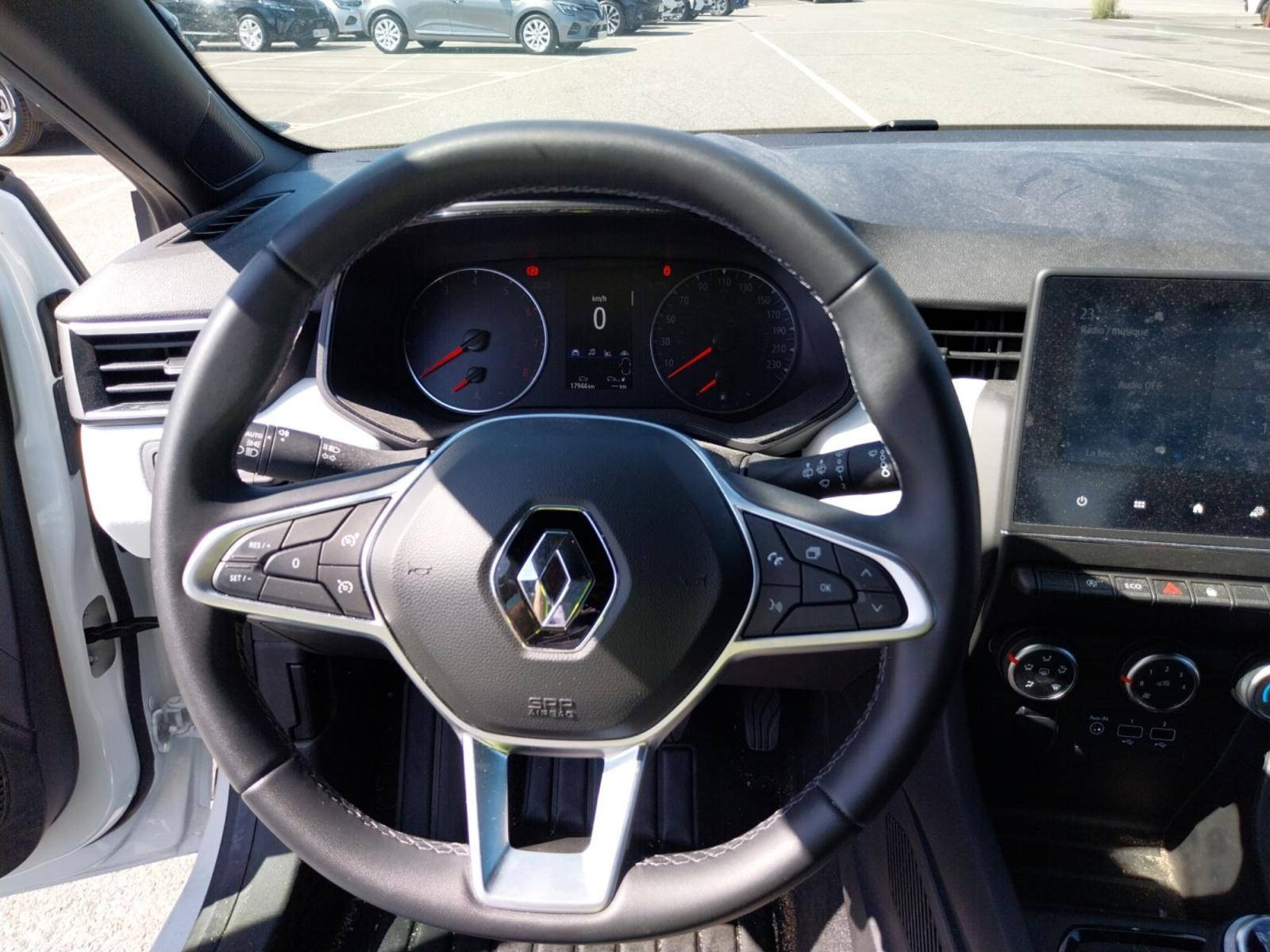 Vente en ligne Renault Clio 5 Clio TCe 90 - 21N au prix de 14 690 €