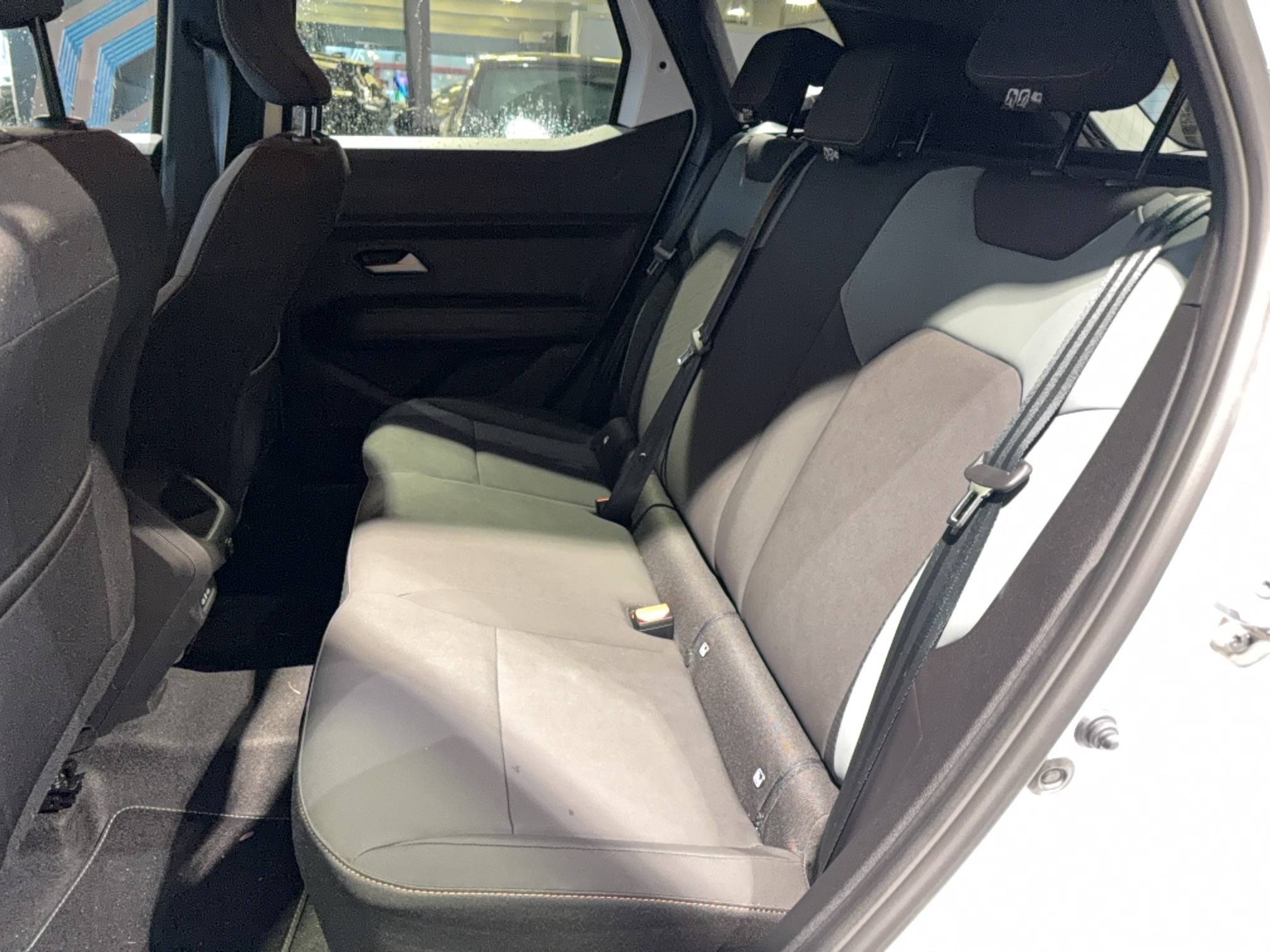 Vente en ligne Dacia Duster  Hybrid 140 au prix de 28 990 €