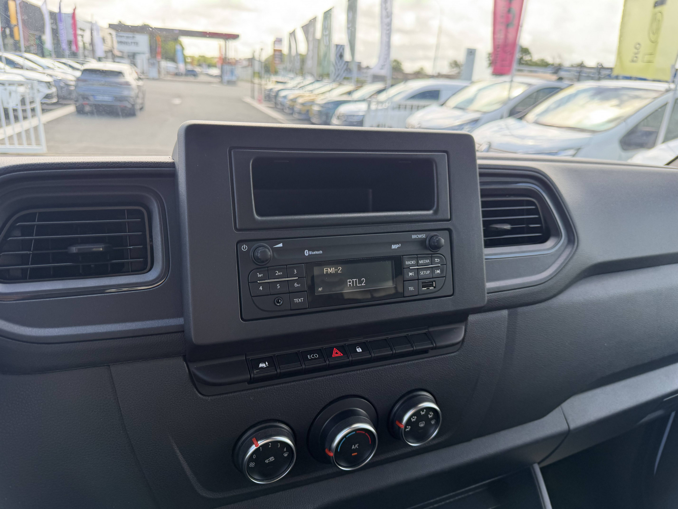 Vente en ligne Renault Master Fourgon MASTER FGN TRAC F3500 L2H2 BLUE DCI 135 au prix de 25 990 €