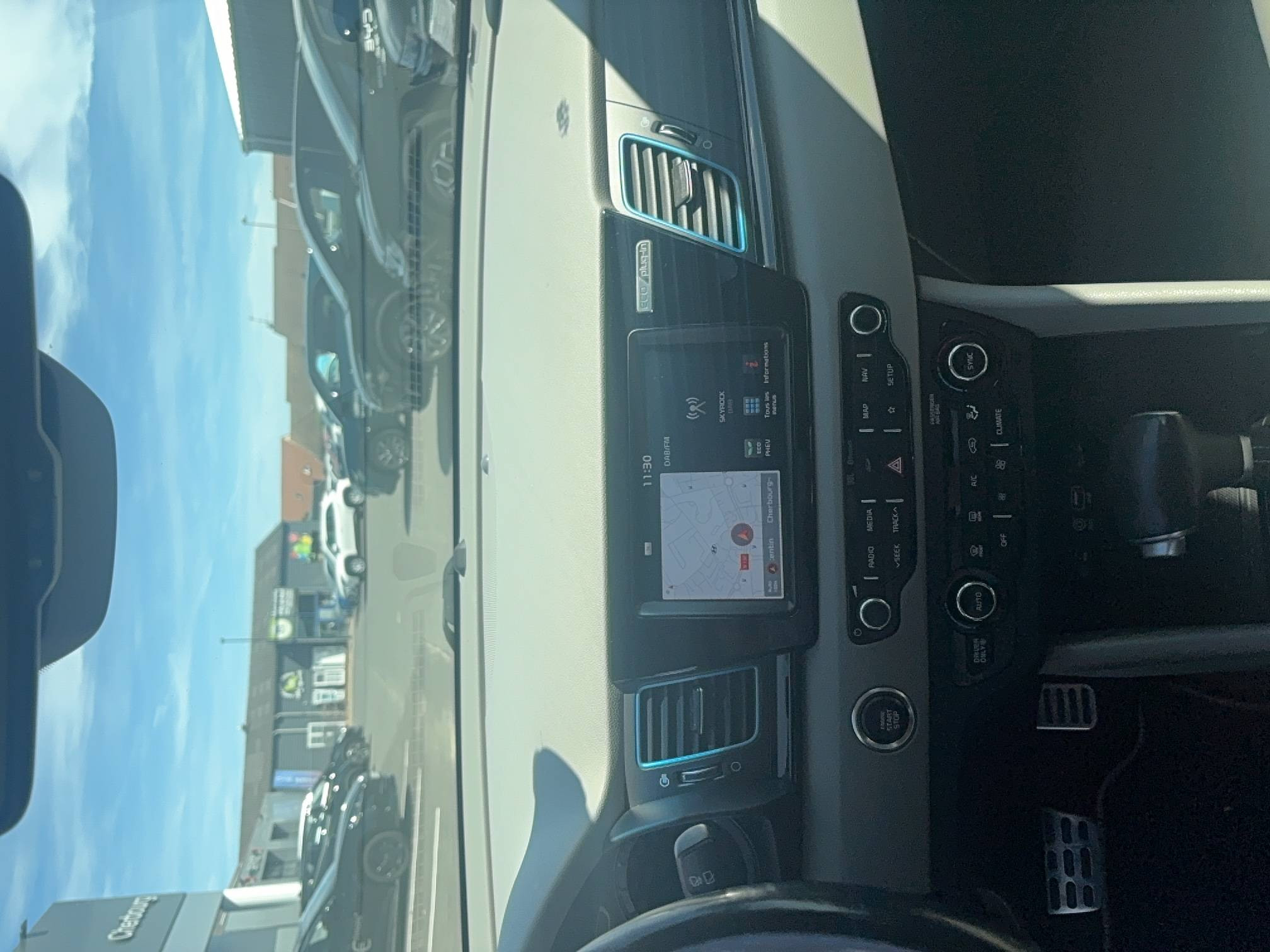 Vente en ligne Kia Niro  1.6 GDi Hybride Rechargeable 141 ch DCT6 au prix de 13 990 €