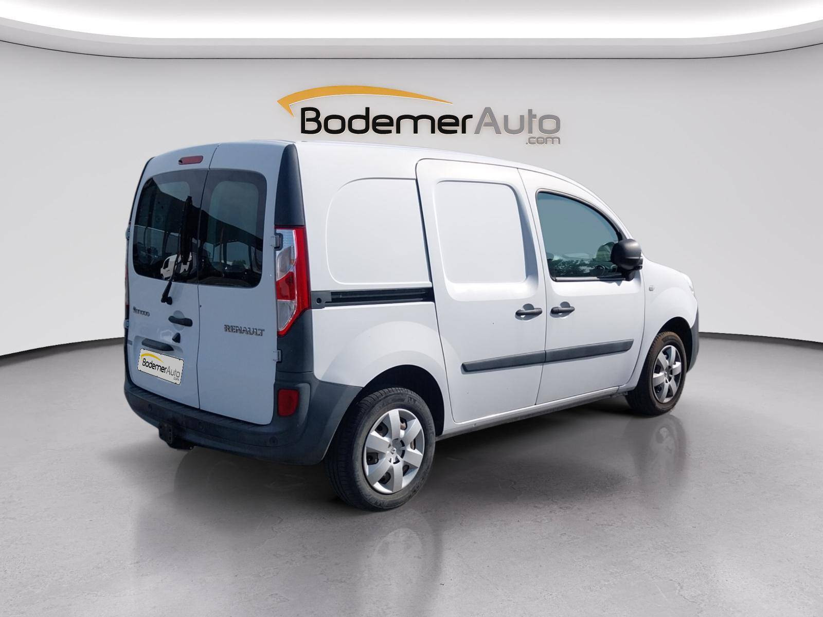 Vente en ligne Renault Kangoo Express  BLUE DCI 95 au prix de 11 990 €