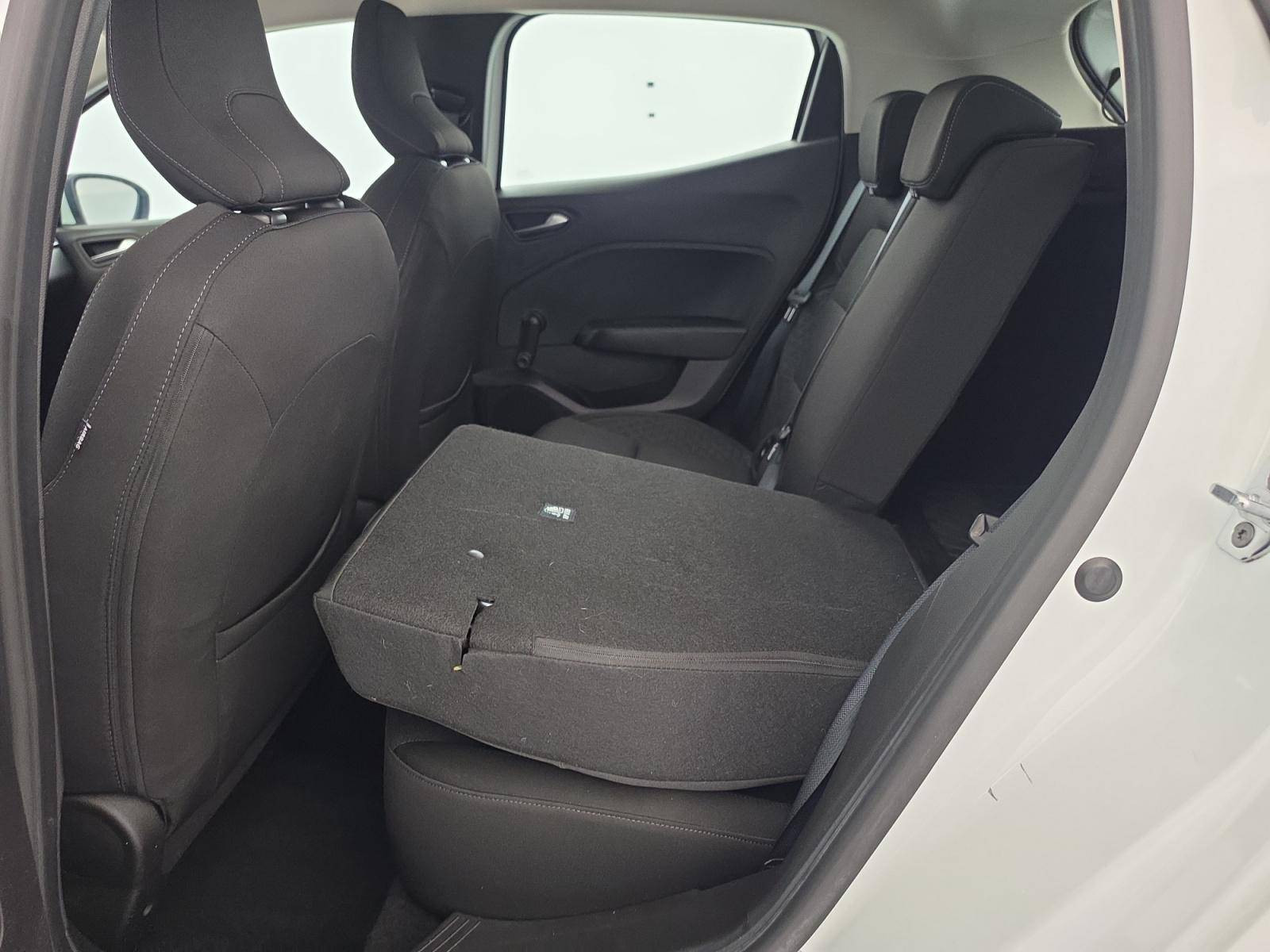 Vente en ligne Renault Clio 5 Clio TCe 90 - 21 au prix de 12 791 €