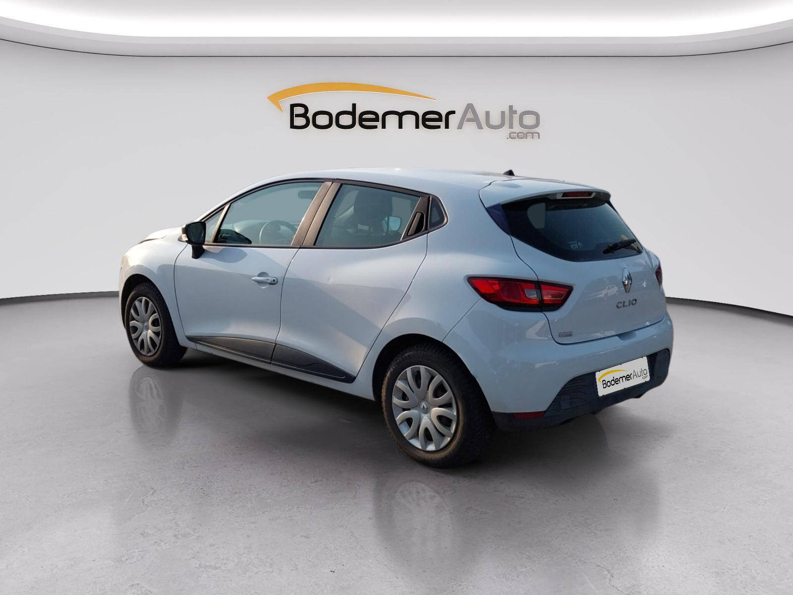Vente en ligne Renault Clio 4  1.2 16V 75 au prix de 7 990 €