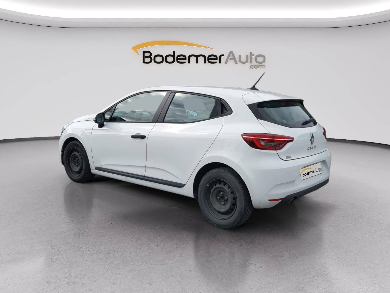 Vente en ligne Renault Clio 5 CLIO SOCIETE BLUE DCI 100 - 21N au prix de 11 990 €