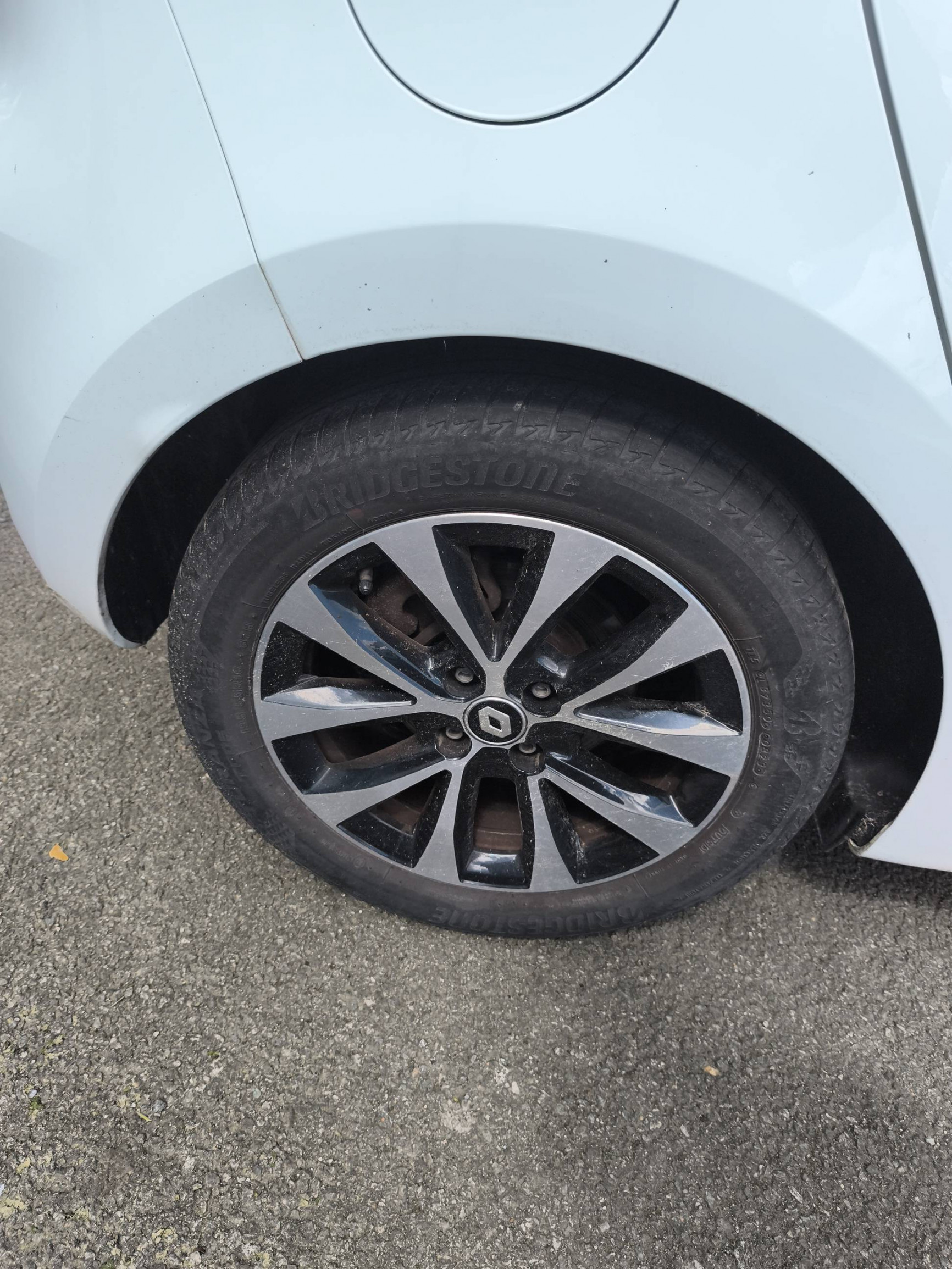 Vente en ligne Renault Clio 5 Clio E-Tech full hybrid 145 au prix de 16 290 €