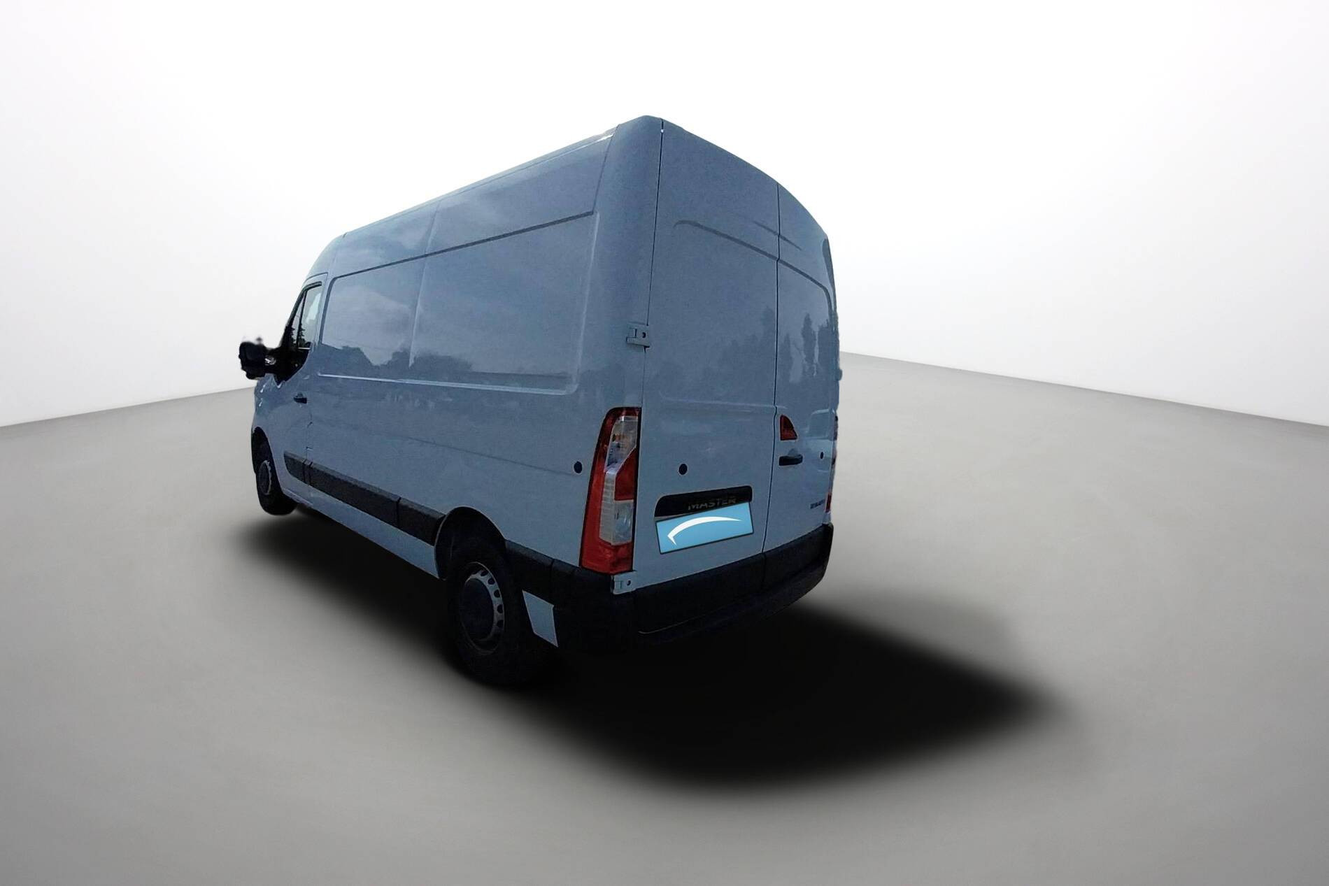 Vente en ligne Renault Master Fourgon MASTER FGN TRAC F3500 L2H2 BLUE DCI 135 au prix de 26 490 €