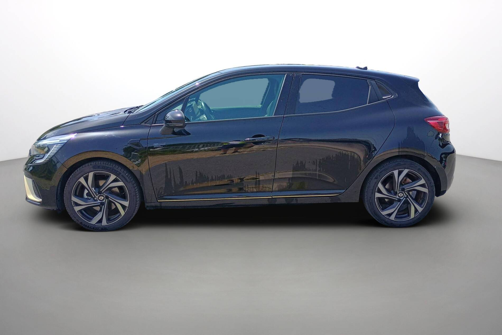 Vente en ligne Renault Clio 5 Clio E-Tech full hybrid 145 au prix de 19 790 €