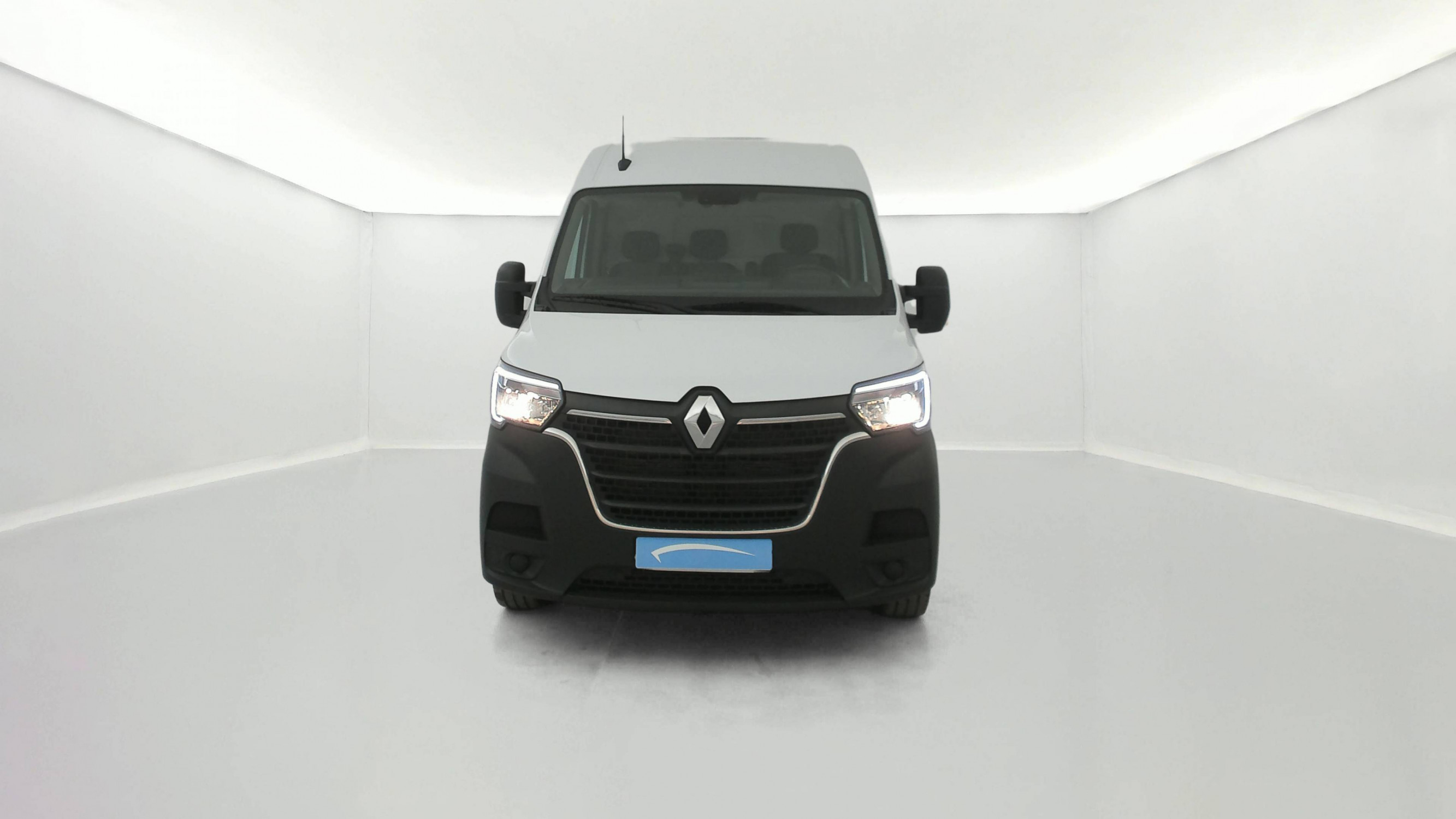 Vente en ligne Renault Master Fourgon MASTER FGN TRAC F3500 L2H2 BLUE DCI 135 au prix de 24 490 €