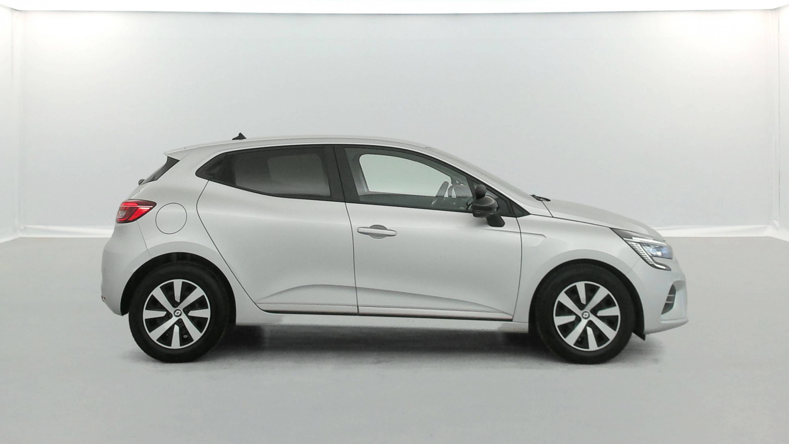 Vente en ligne Renault Clio 5 Clio TCe 90 au prix de 13 890 €