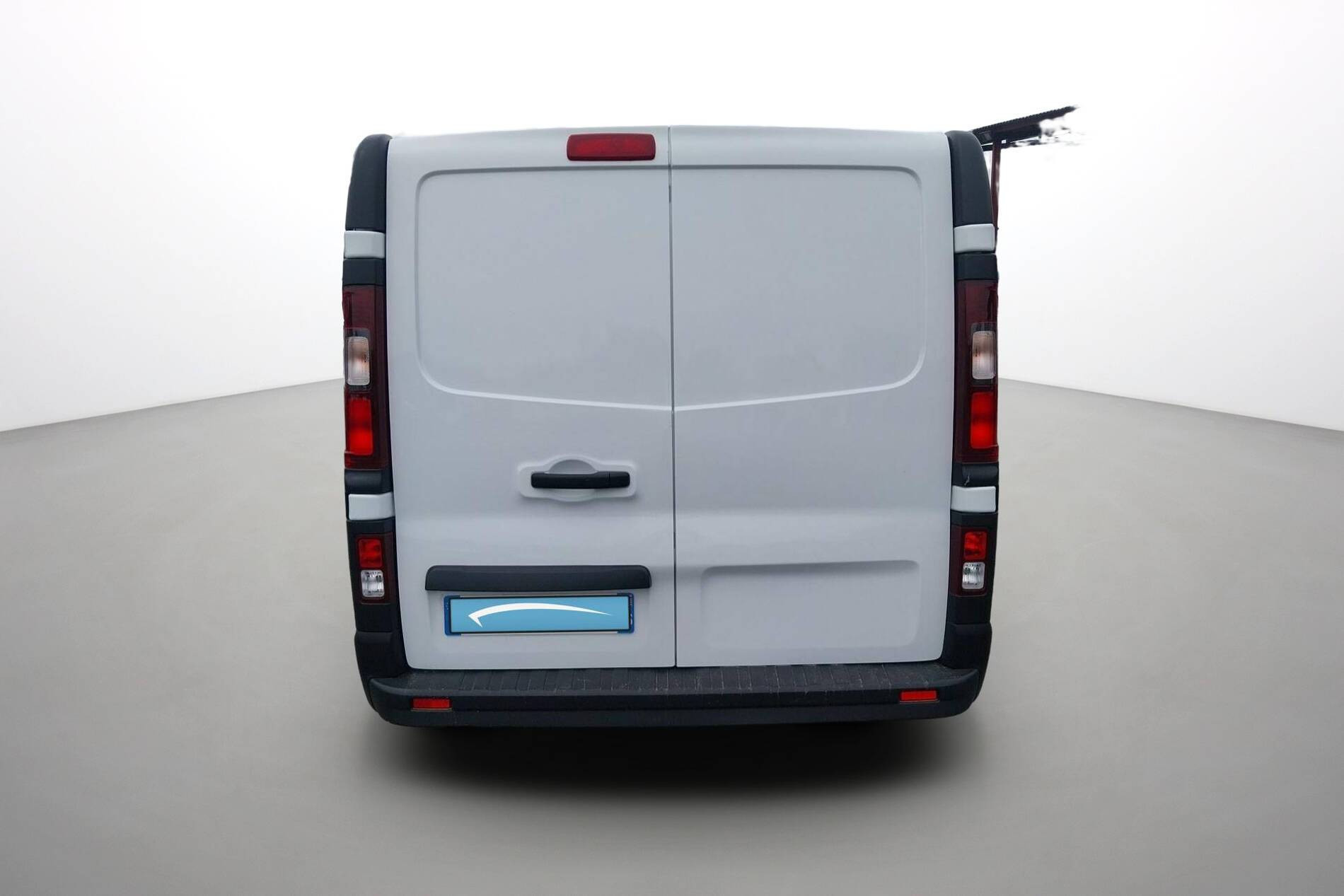 Vente en ligne Renault Trafic 3 Fourgon TRAFIC FGN L2H1 3000 KG BLUE DCI 130 au prix de 23 990 €