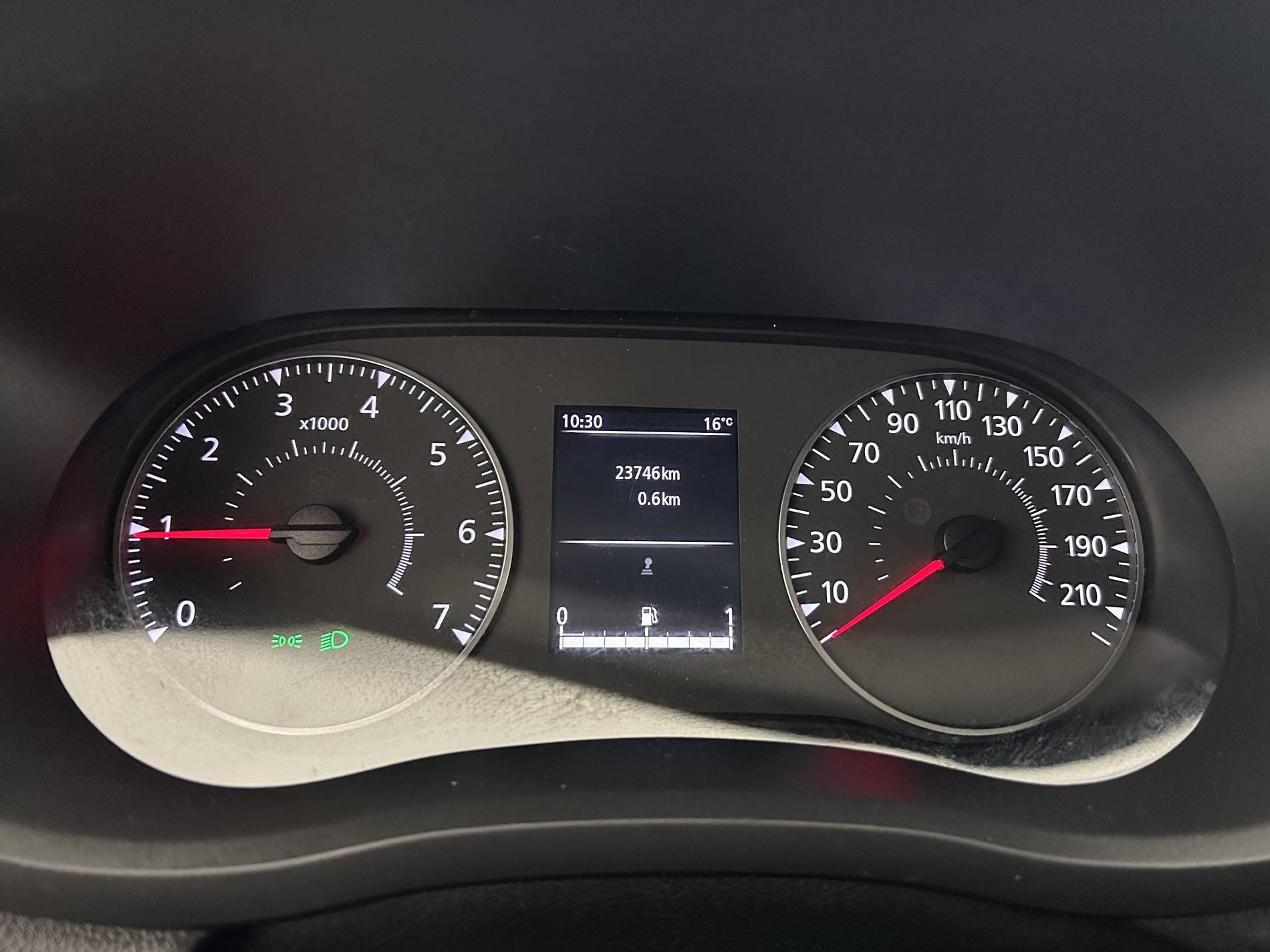 Vente en ligne Renault Master Fourgon MASTER FGN TRAC F3500 L2H2 BLUE DCI 135 au prix de 24 490 €