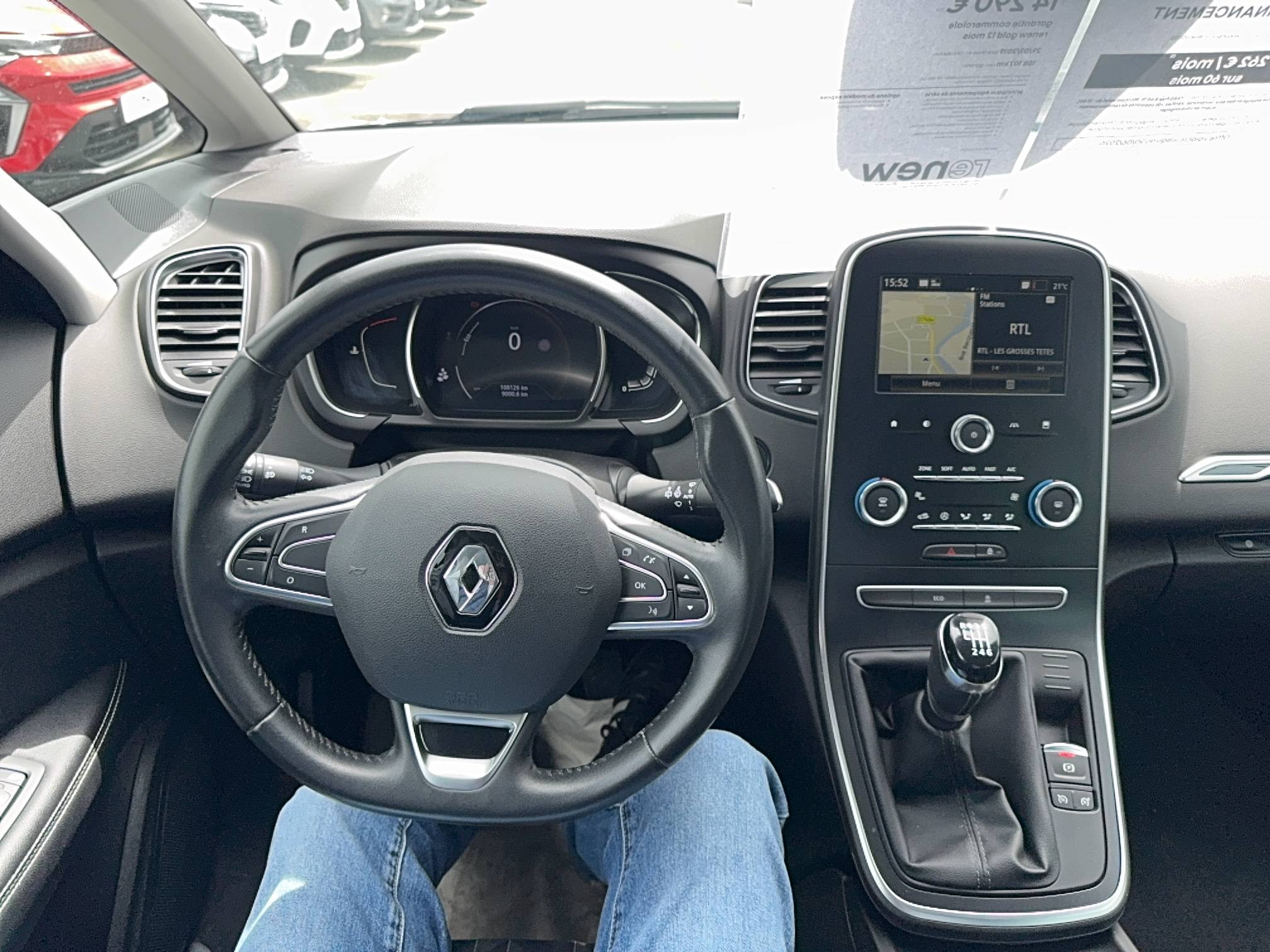 Vente en ligne Renault Scenic 4 Scenic Blue dCi 120 au prix de 14 290 €