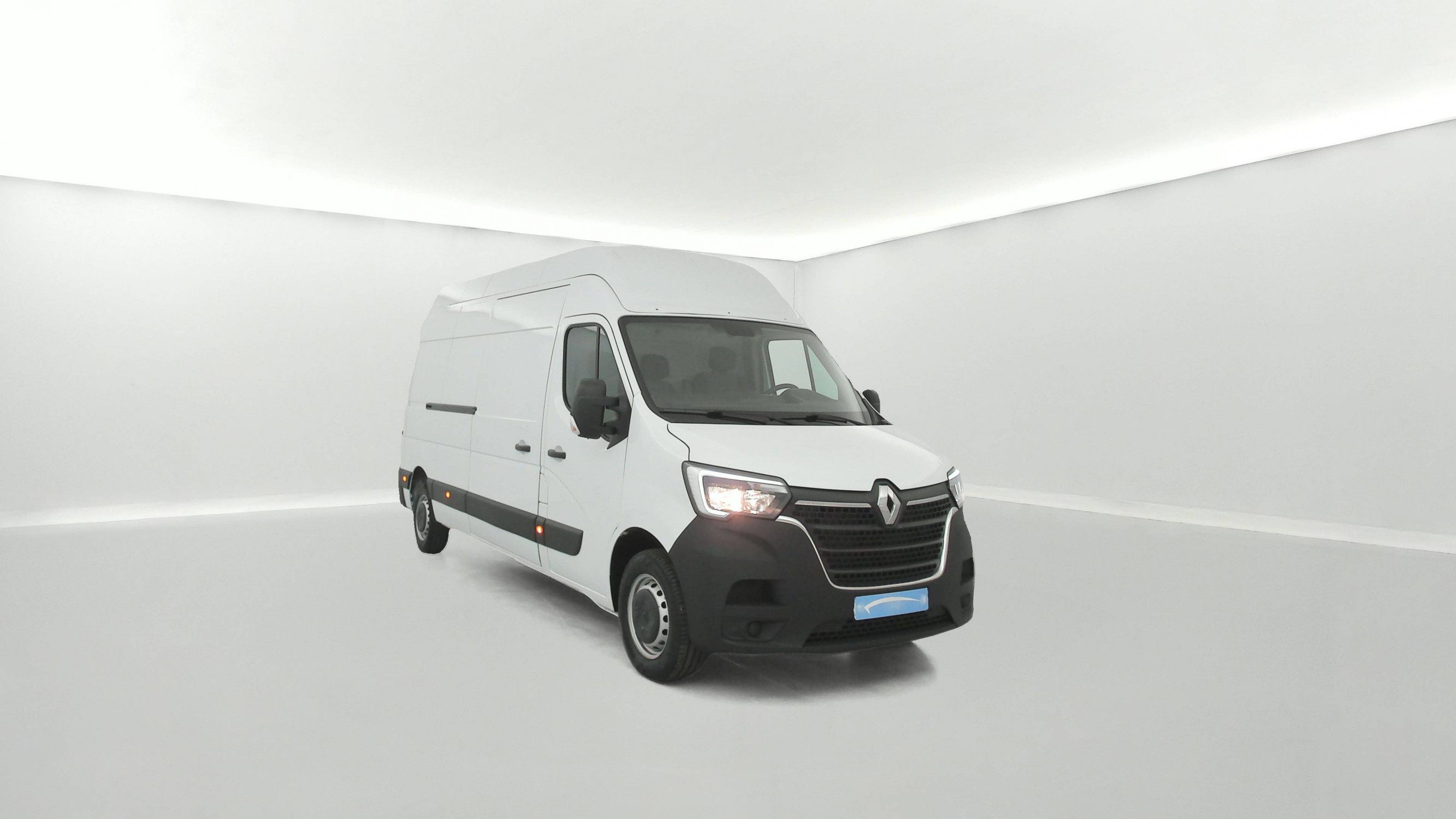 Vente en ligne Renault Master Fourgon MASTER FGN TRAC F3500 L3H3 BLUE DCI 135 au prix de 24 990 €