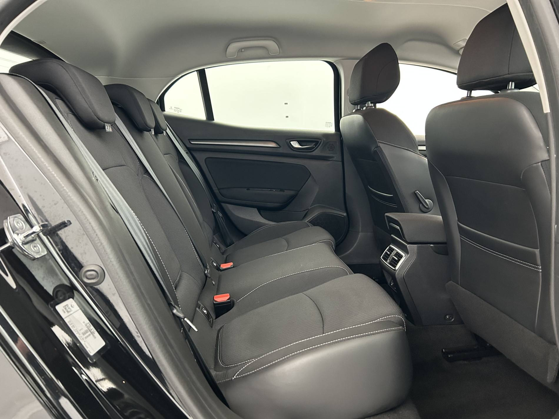 Vente en ligne Renault Megane 4 Mégane IV Berline Blue dCi 115 EDC - 21N au prix de 14 990 €