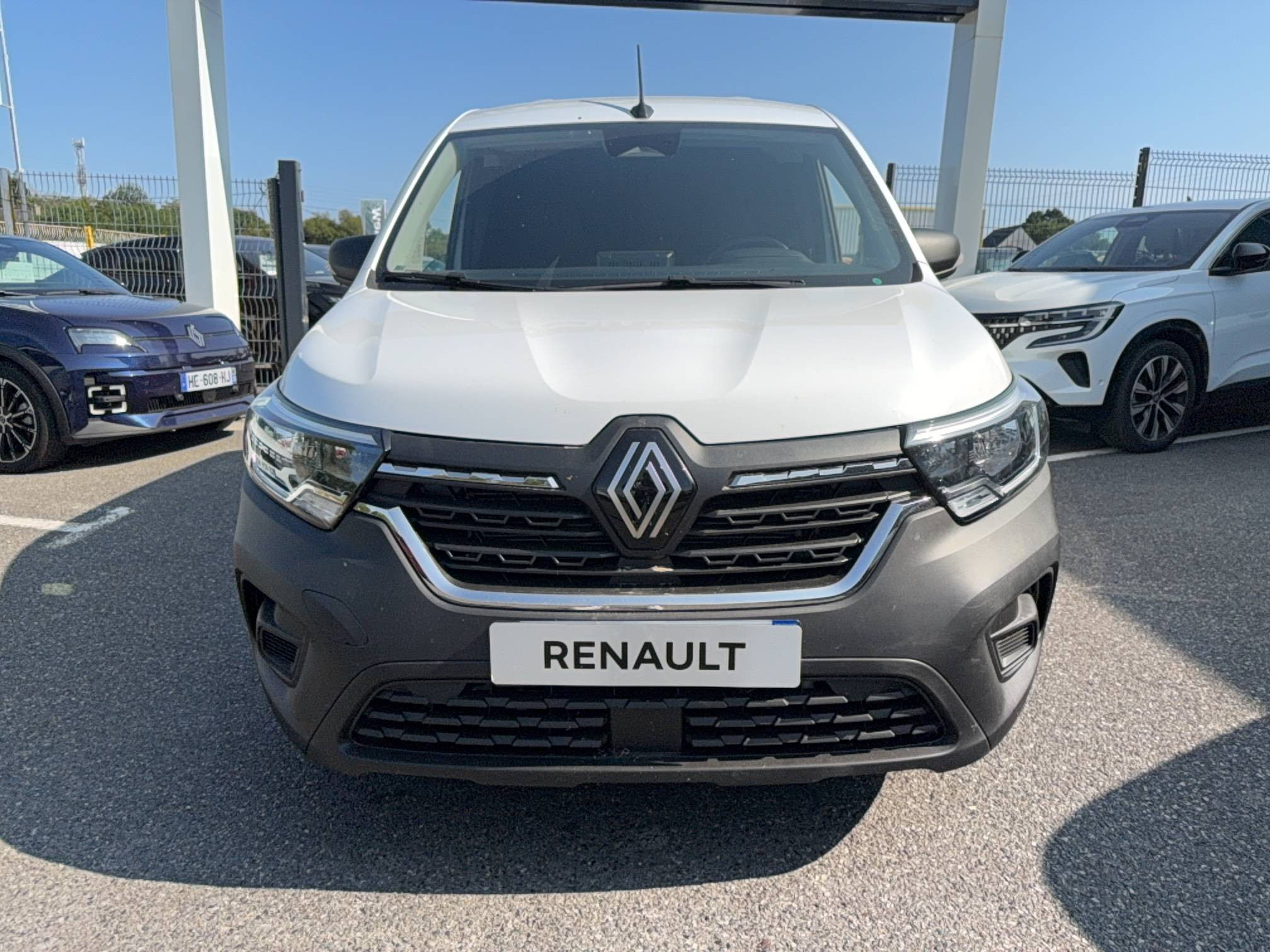 Vente en ligne Renault Kangoo Van  TOLE L1 BLUE DCI 95 AUTO au prix de 33 240 €