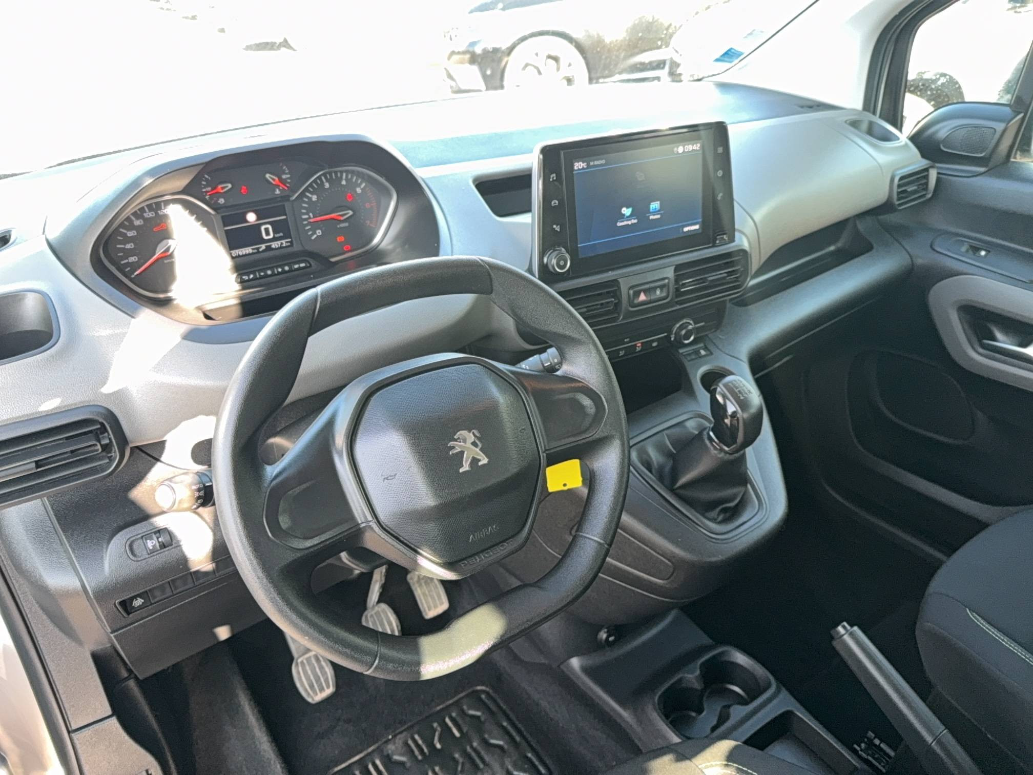 Vente en ligne Peugeot Rifter  Standard BlueHDi 100 BVM5 au prix de 15 490 €