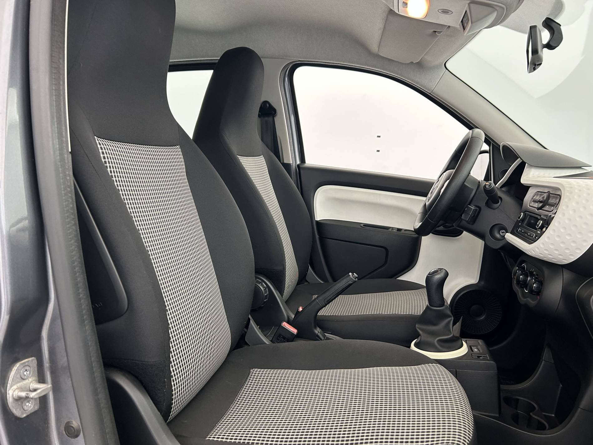 Vente en ligne Renault Twingo 3  1.0 SCe 70 E6 au prix de 8 990 €