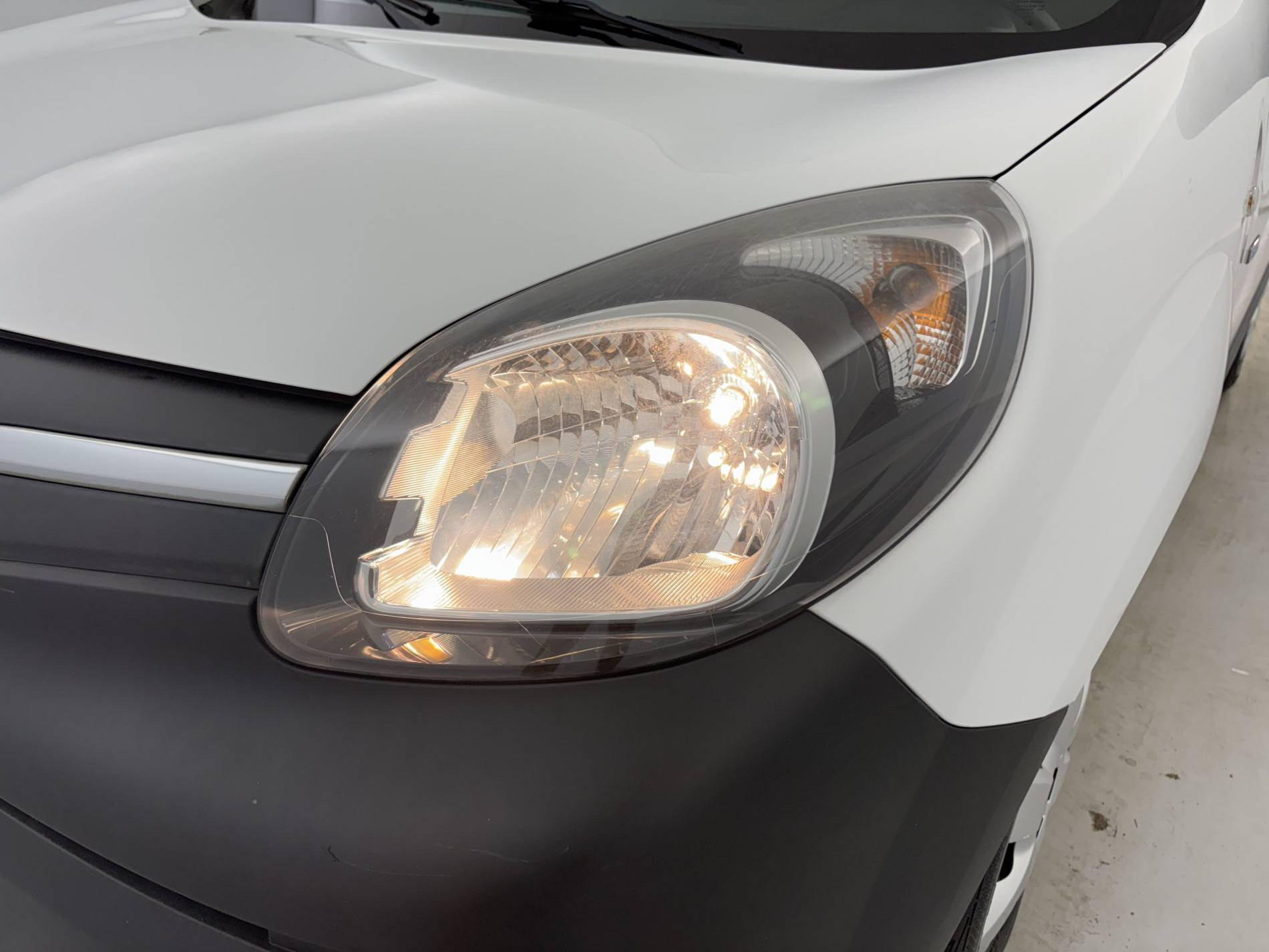 Vente en ligne Renault Kangoo Electrique KANGOO Z.E. 33 au prix de 11 990 €